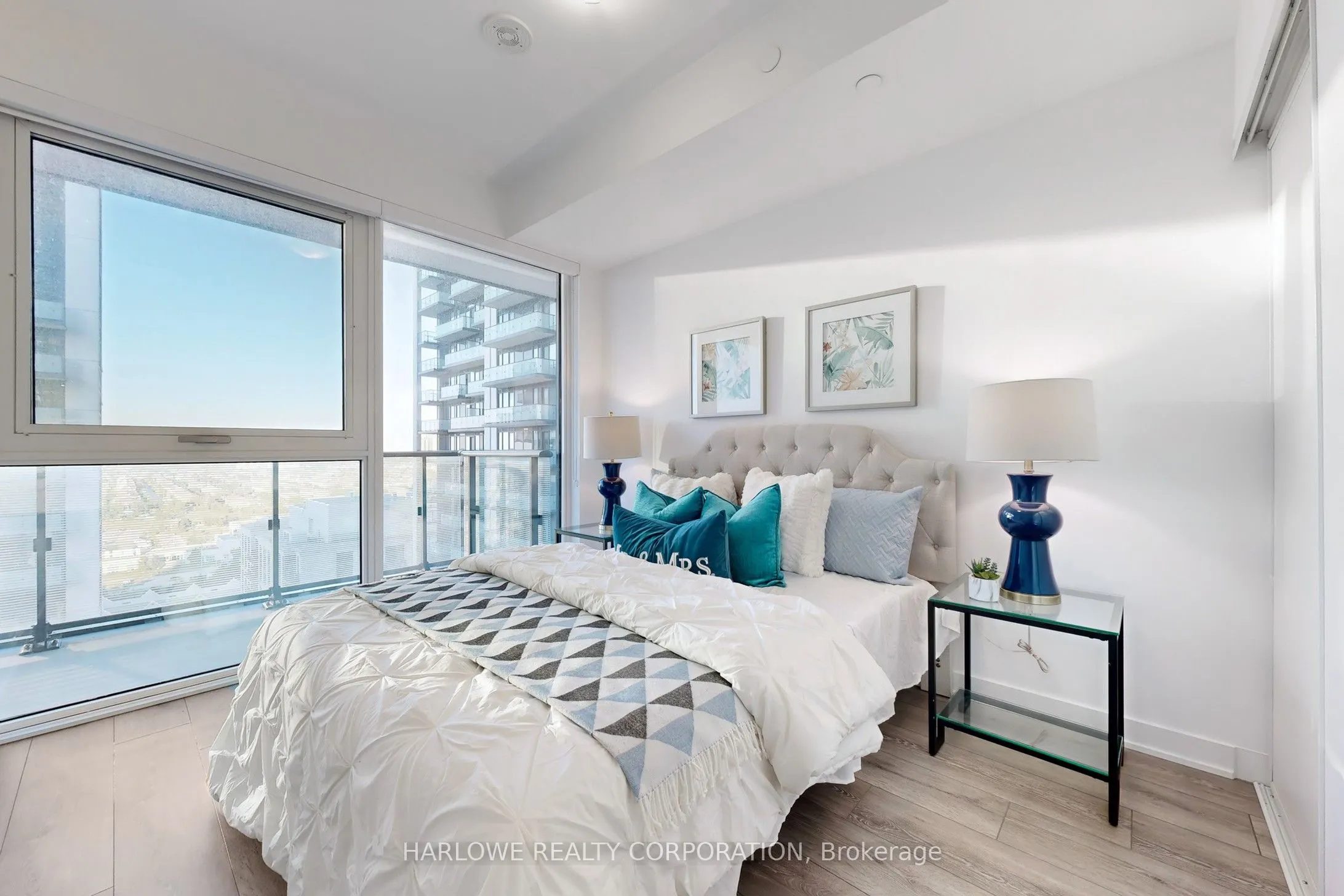 95 Oneida Crescent, #1706