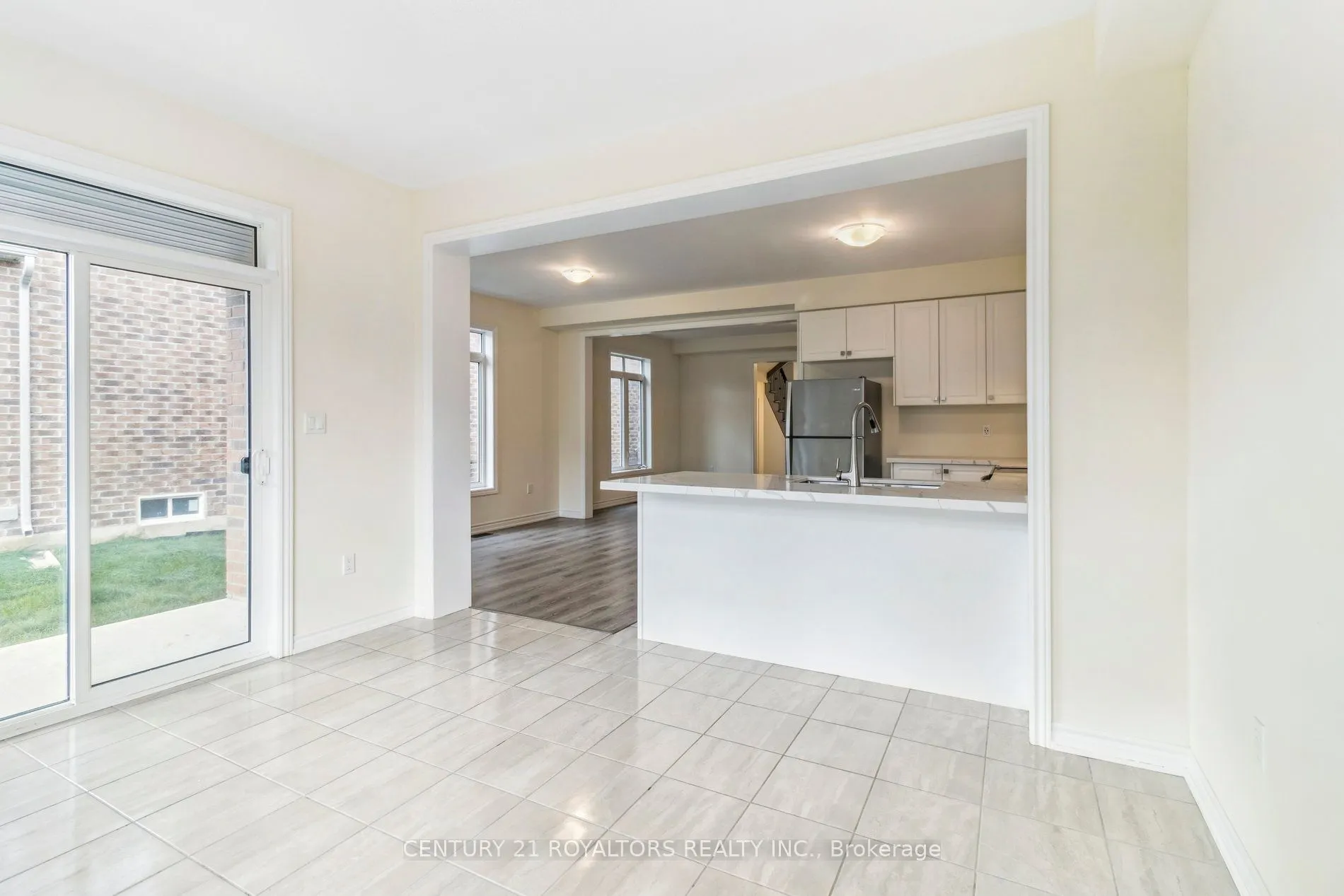 25 Ferragine Crescent