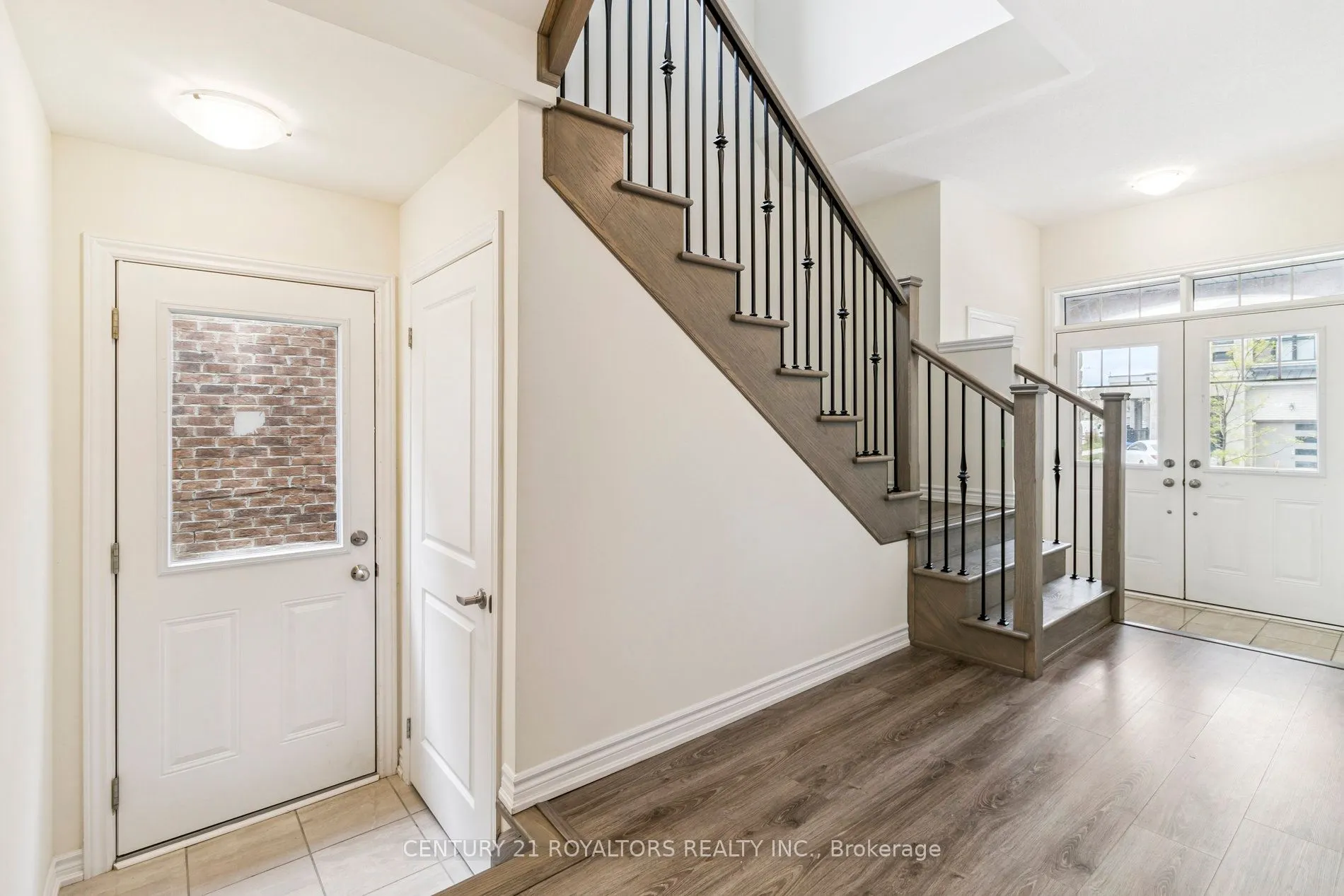 25 Ferragine Crescent