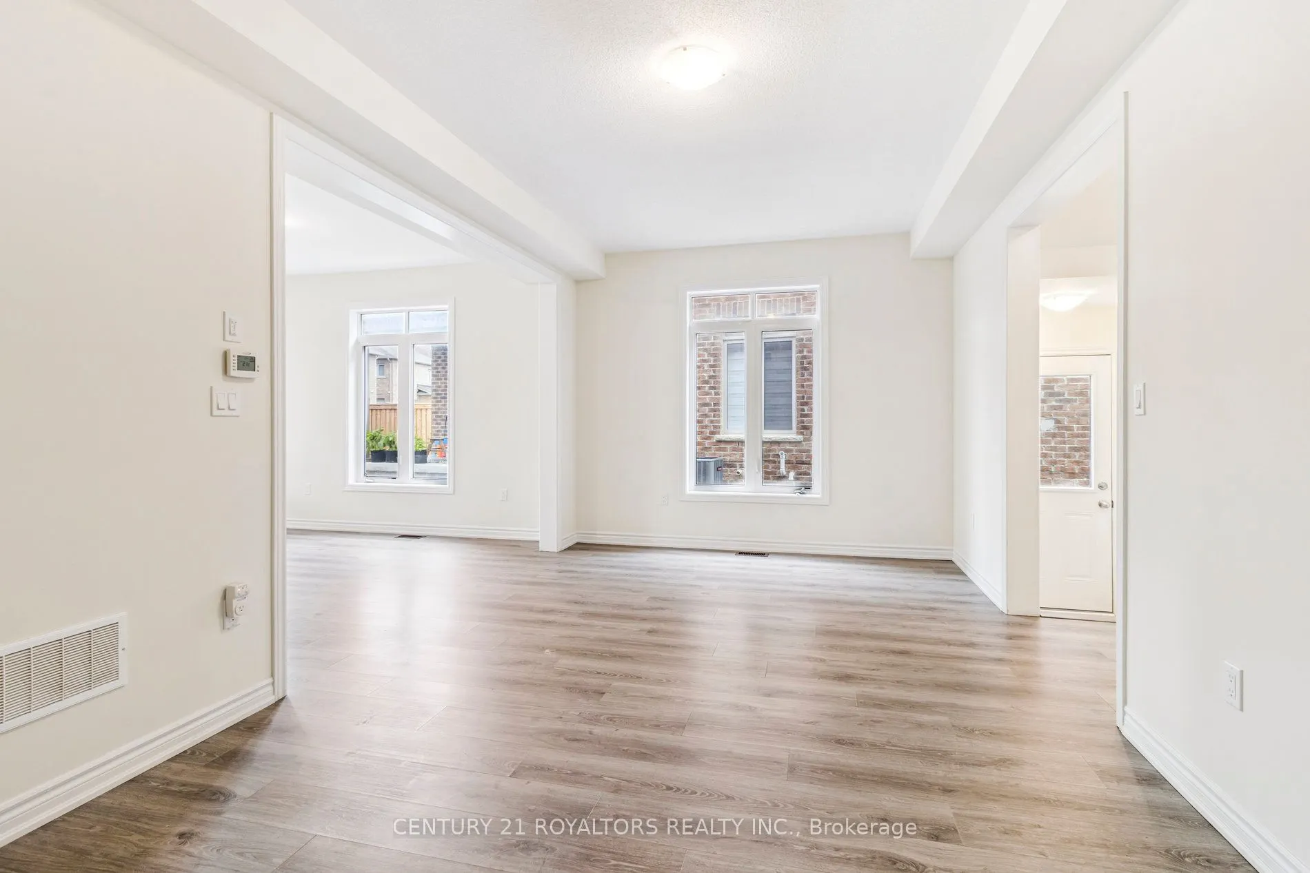 25 Ferragine Crescent