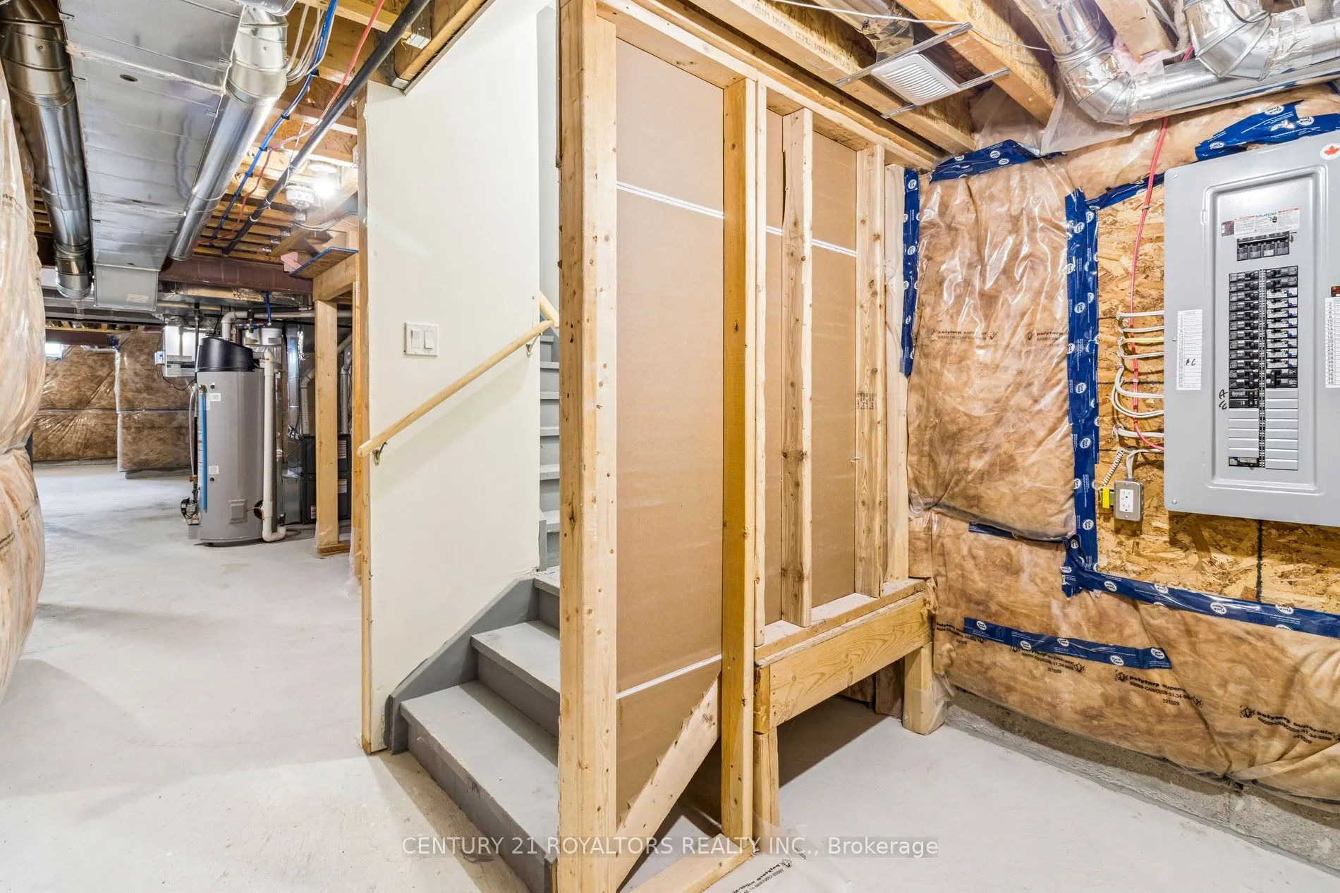 25 Ferragine Crescent