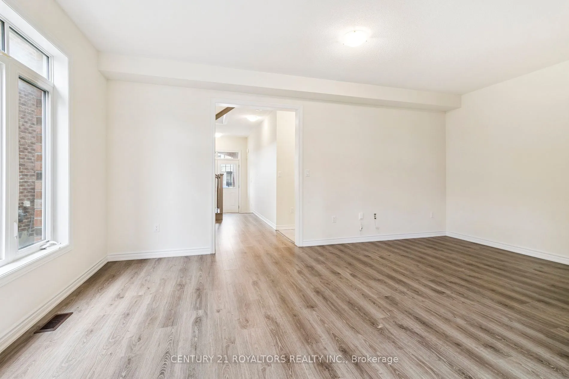 25 Ferragine Crescent