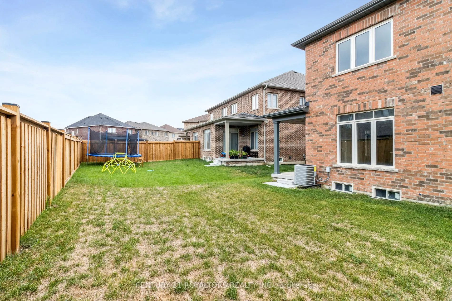 25 Ferragine Crescent