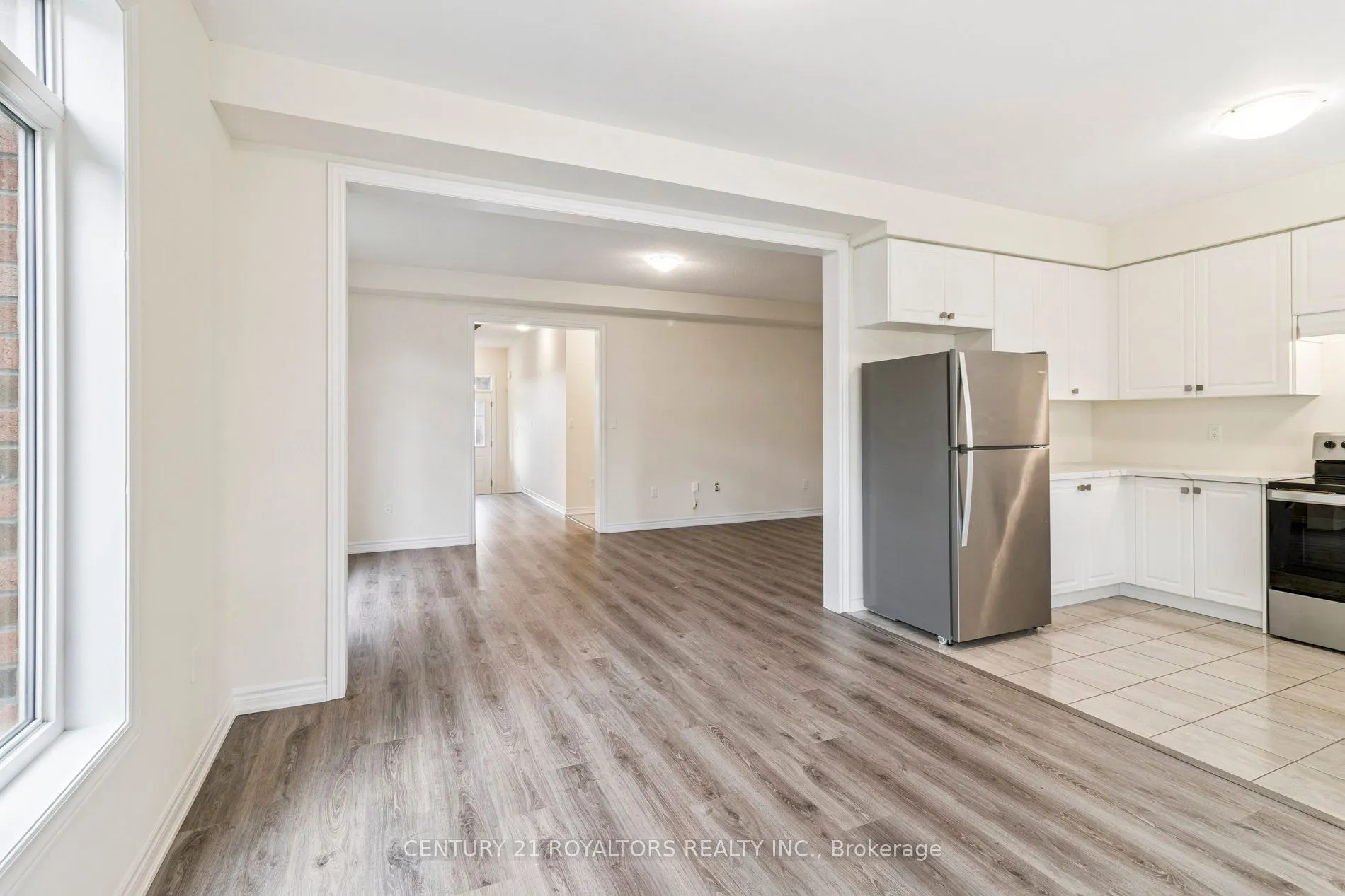 25 Ferragine Crescent