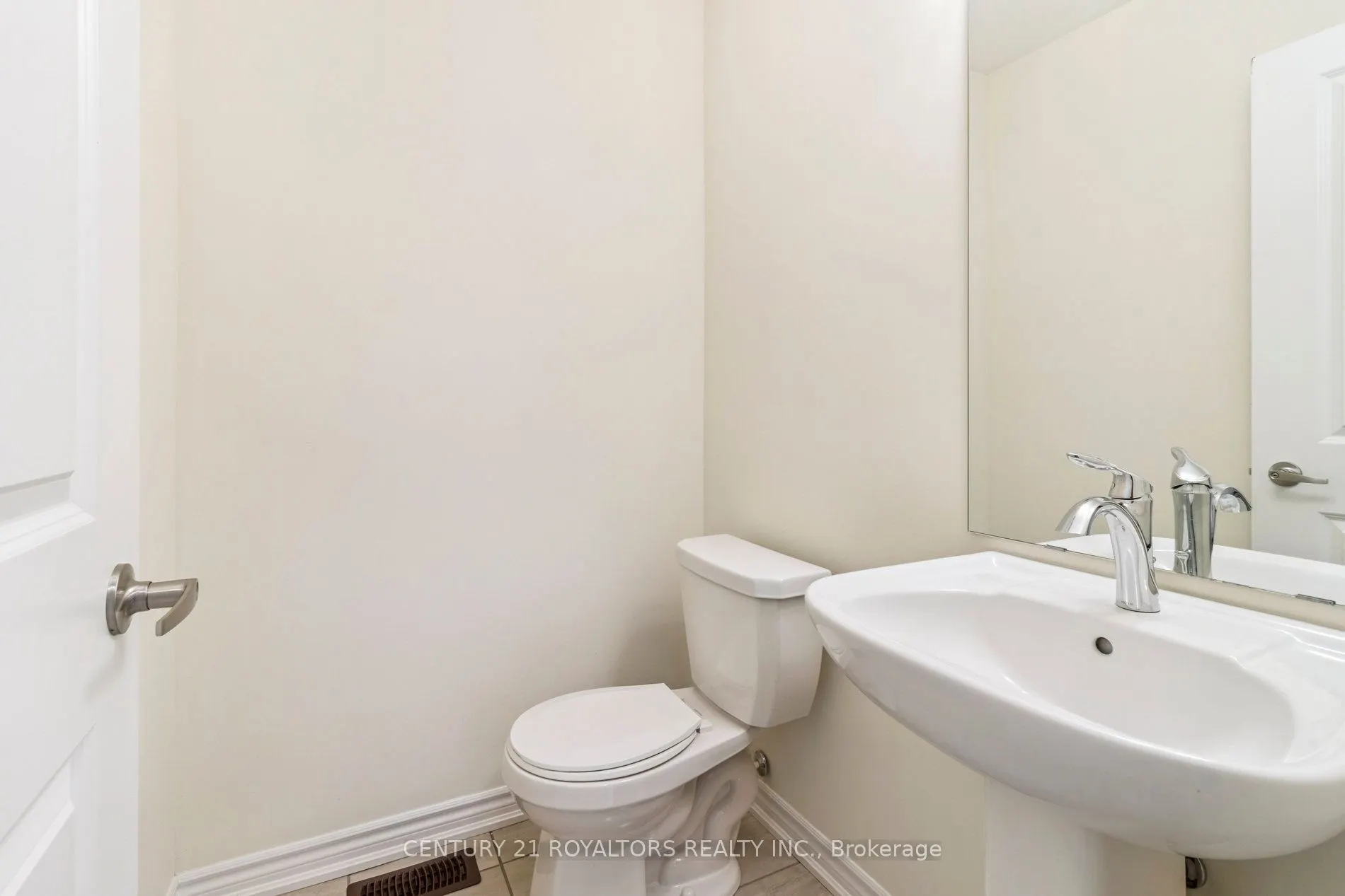 25 Ferragine Crescent