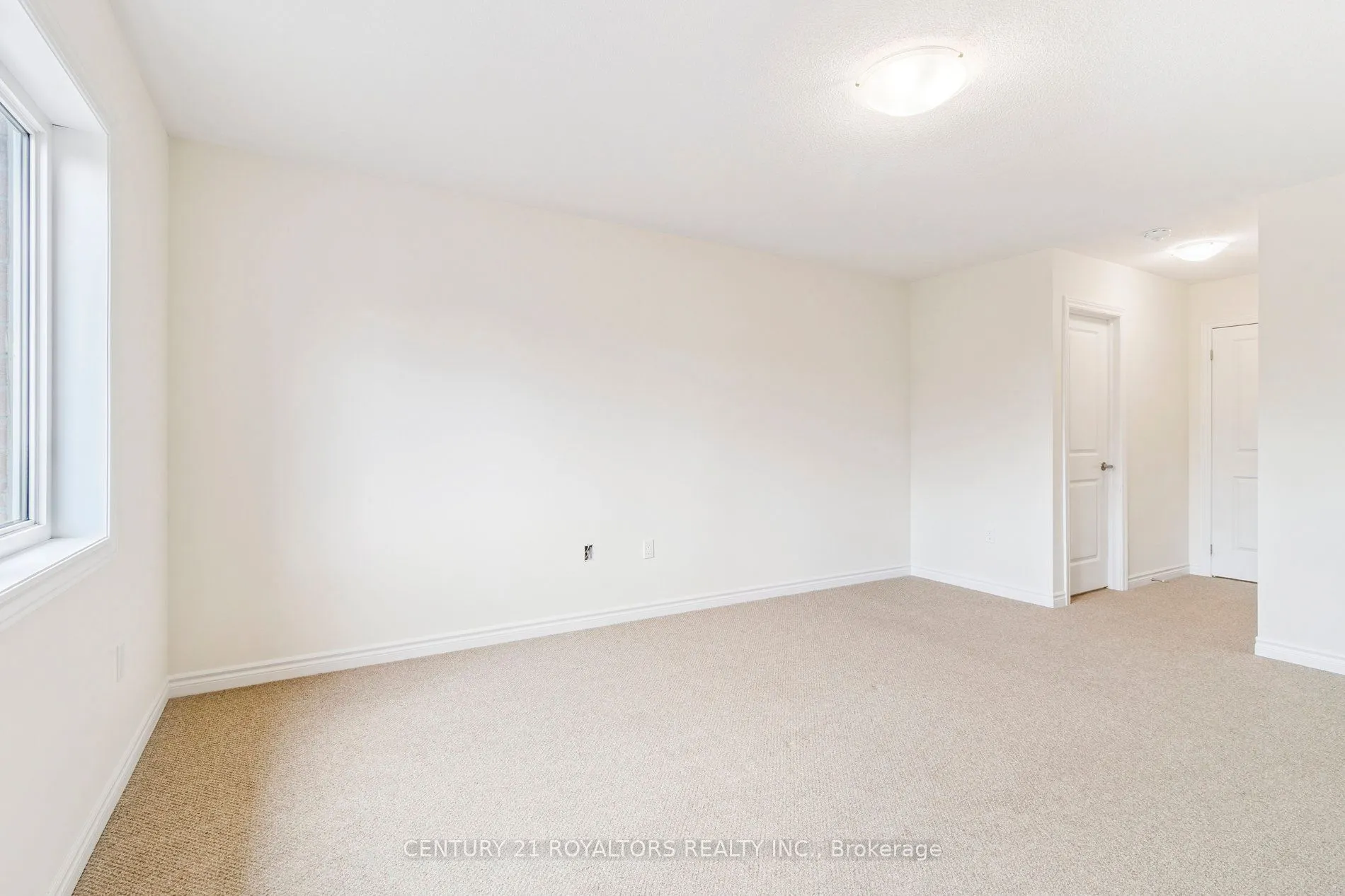 25 Ferragine Crescent