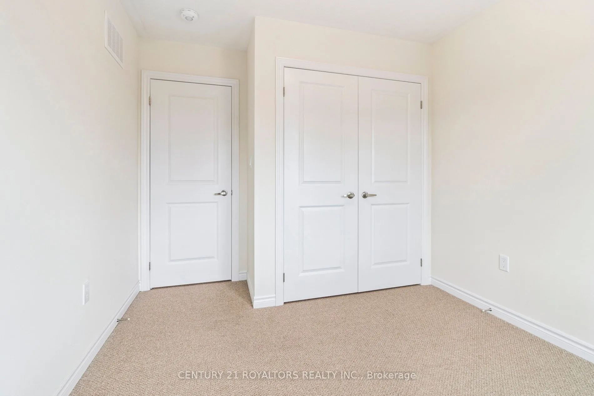 25 Ferragine Crescent