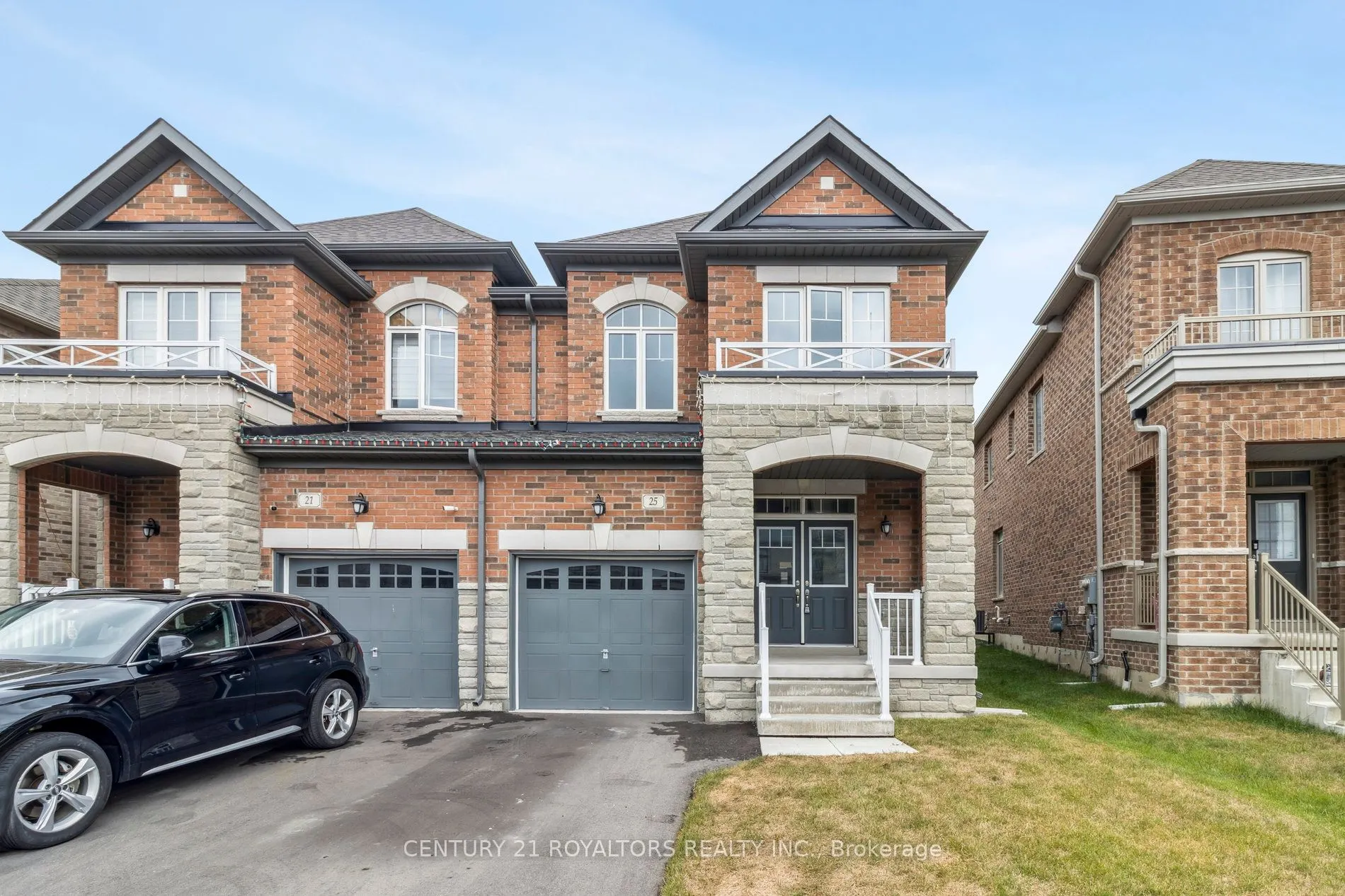 25 Ferragine Crescent