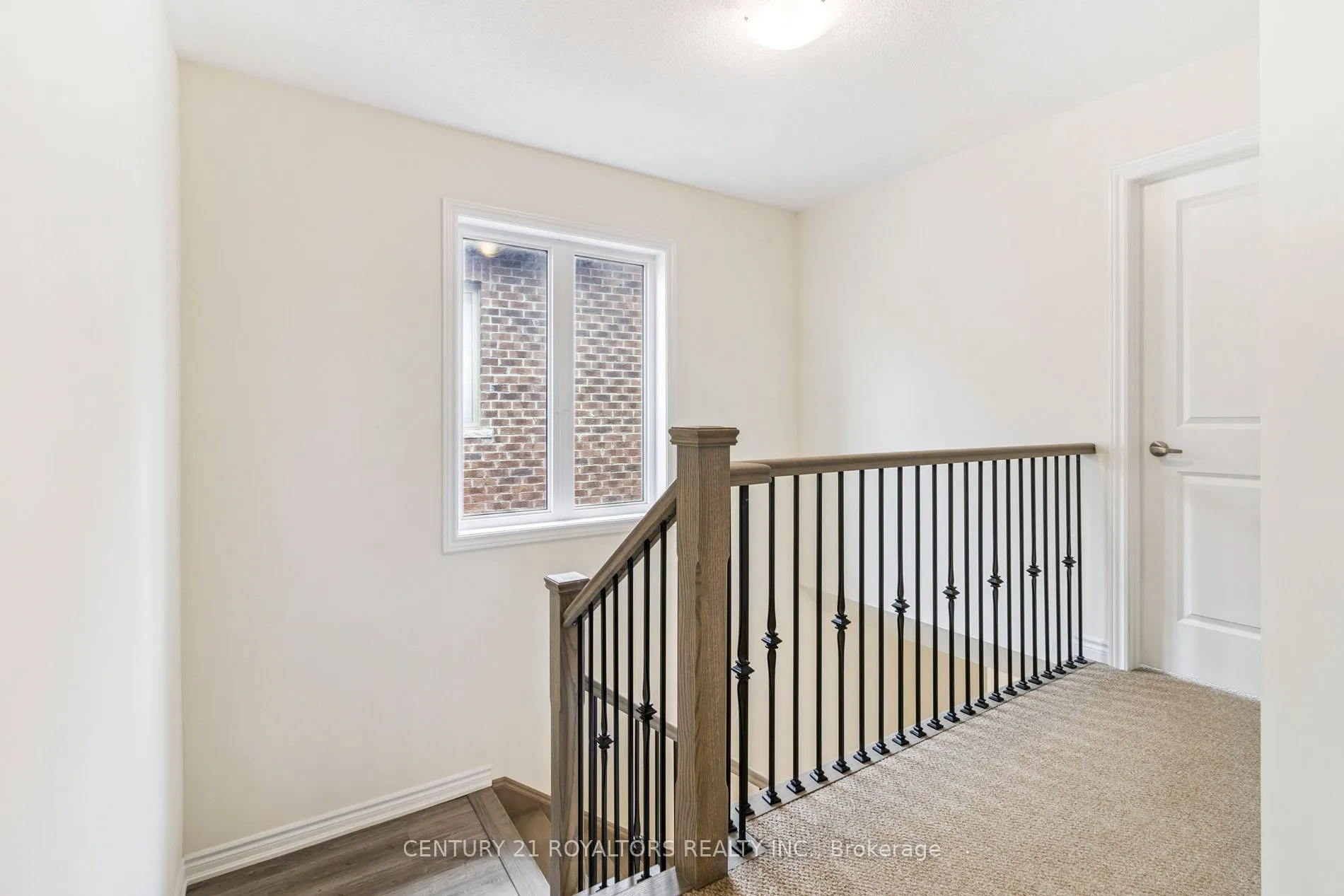25 Ferragine Crescent