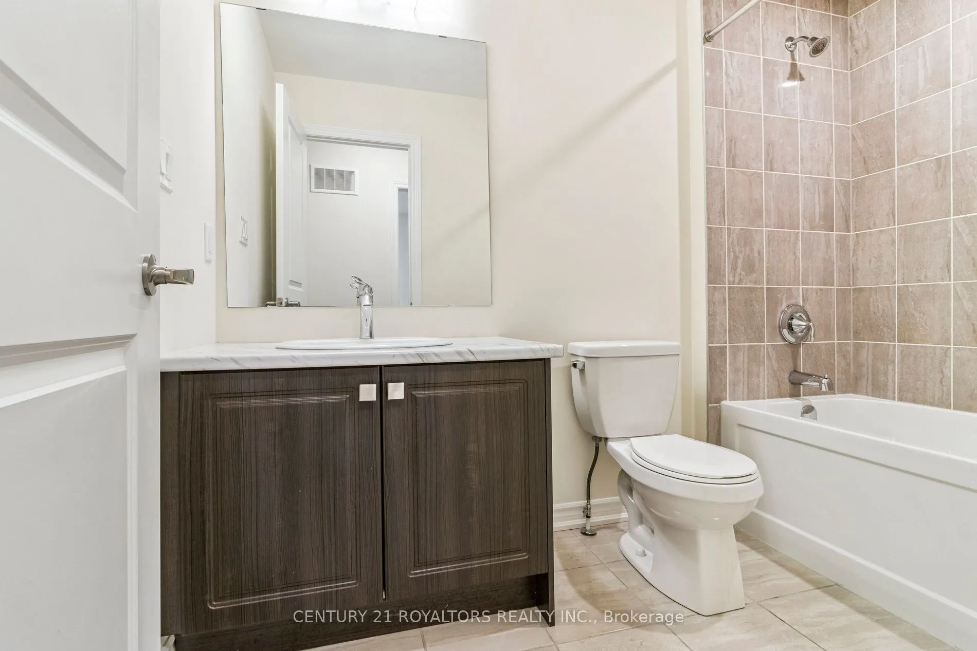 25 Ferragine Crescent