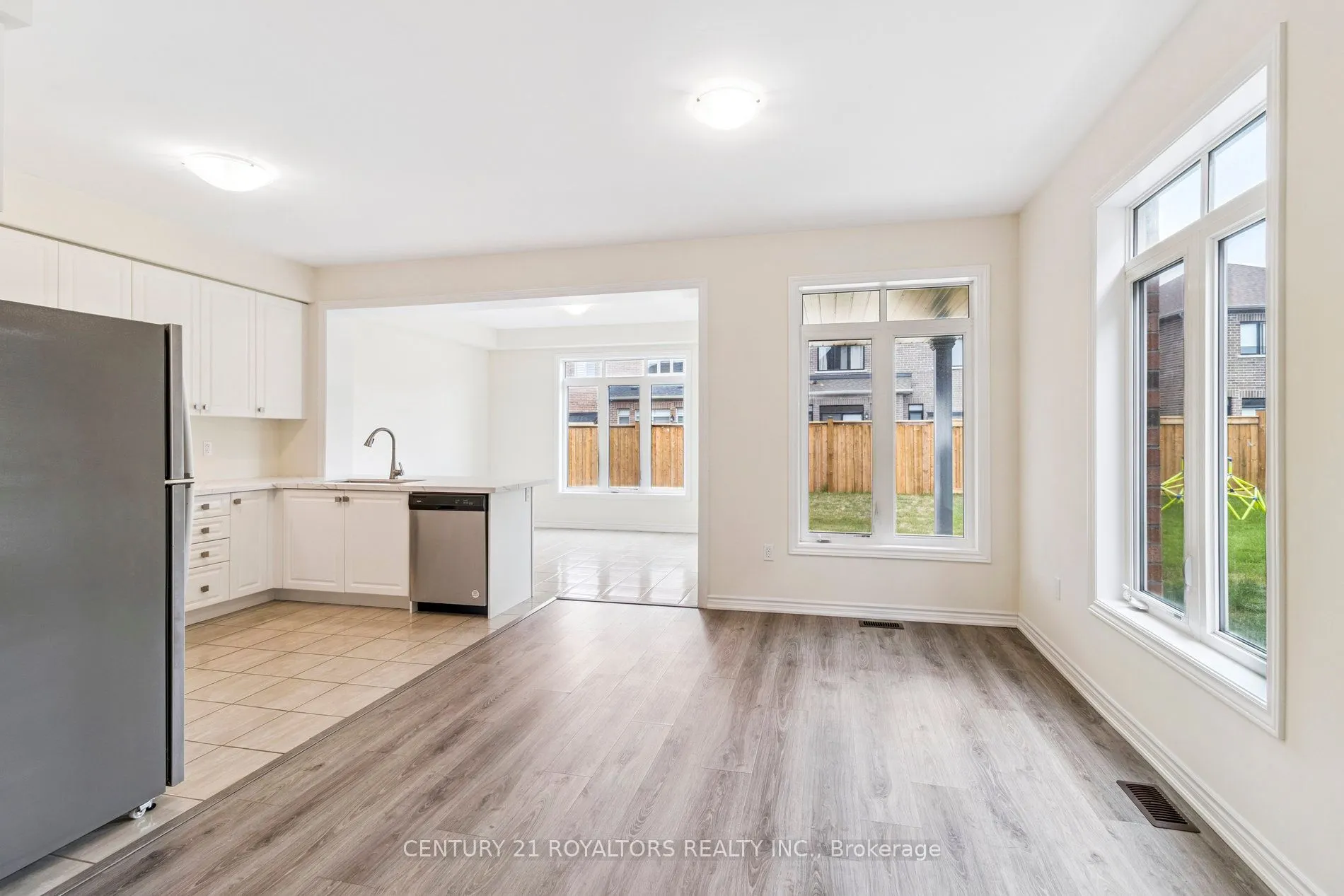 25 Ferragine Crescent