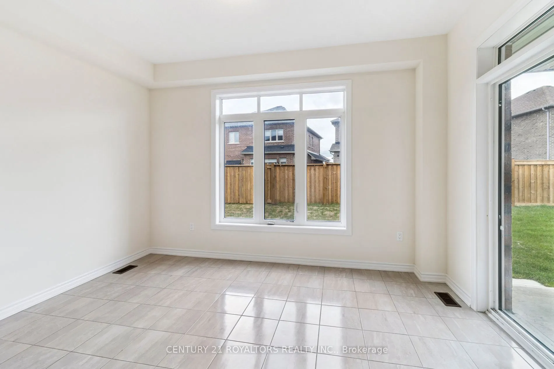 25 Ferragine Crescent