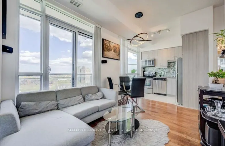 9199 Yonge Street, #812