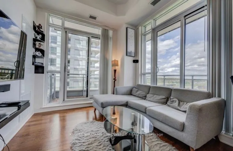 9199 Yonge Street, #812