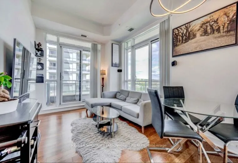 9199 Yonge Street, #812