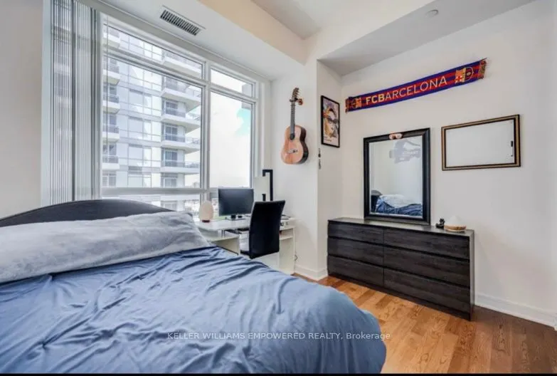 9199 Yonge Street, #812