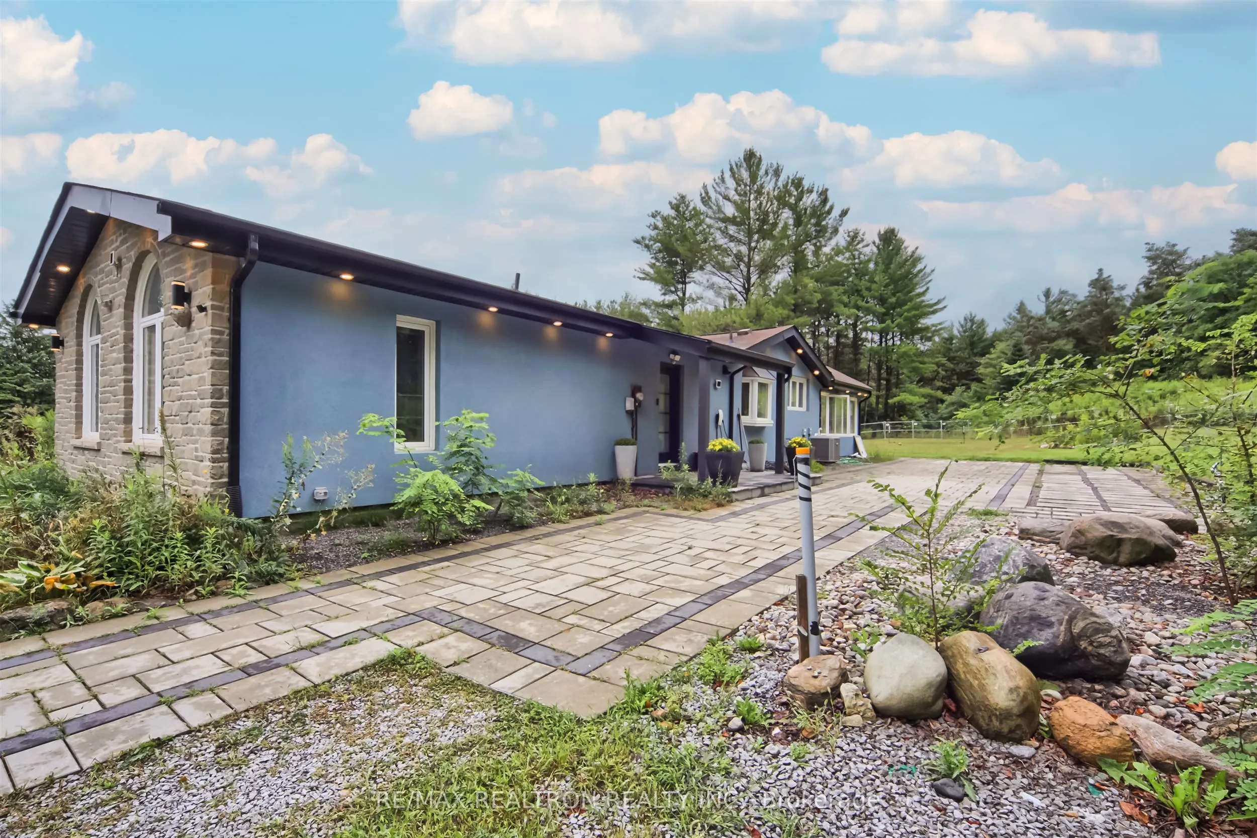 3433 MOUNT ALBERT Road