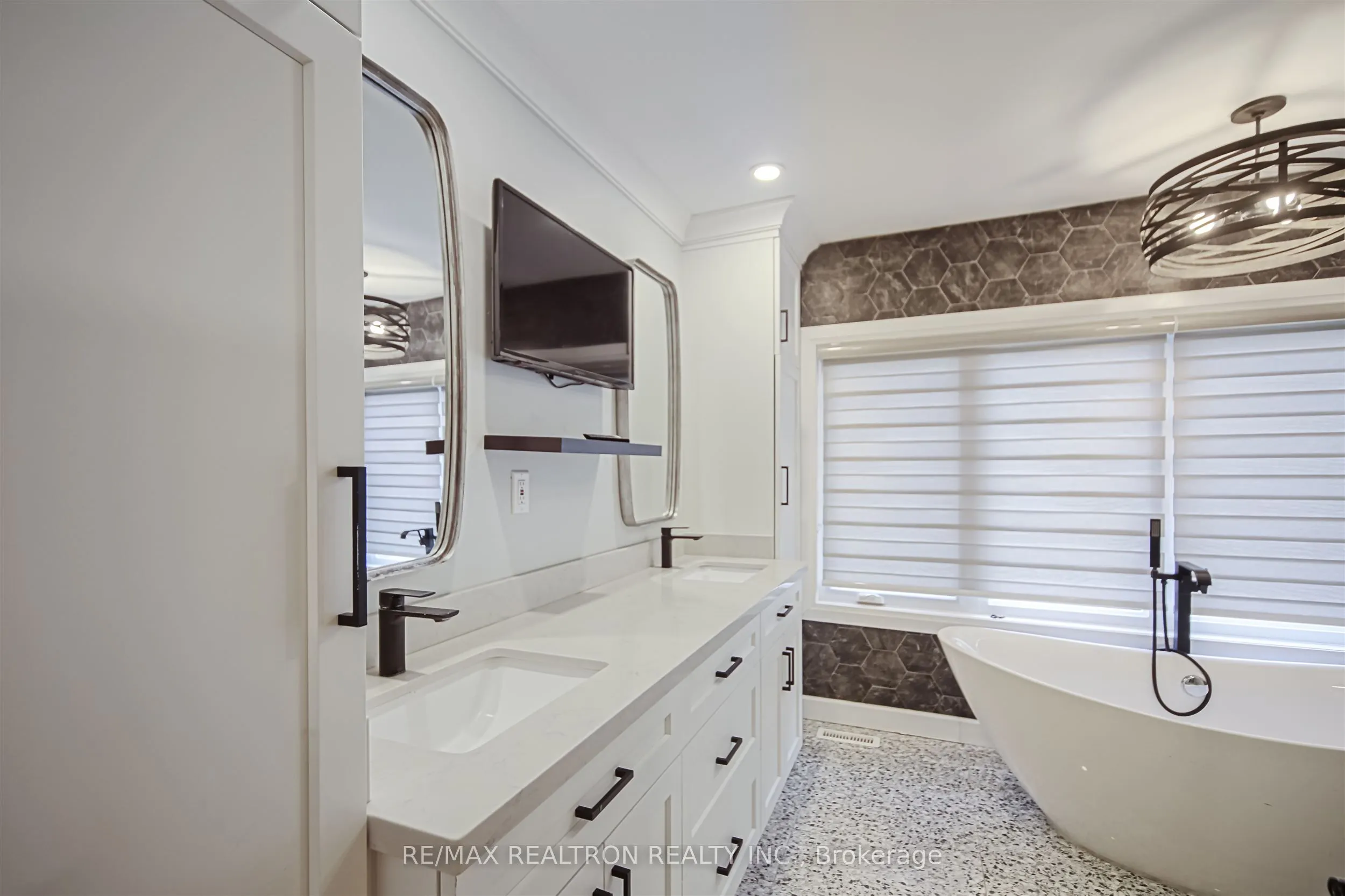 3433 MOUNT ALBERT Road