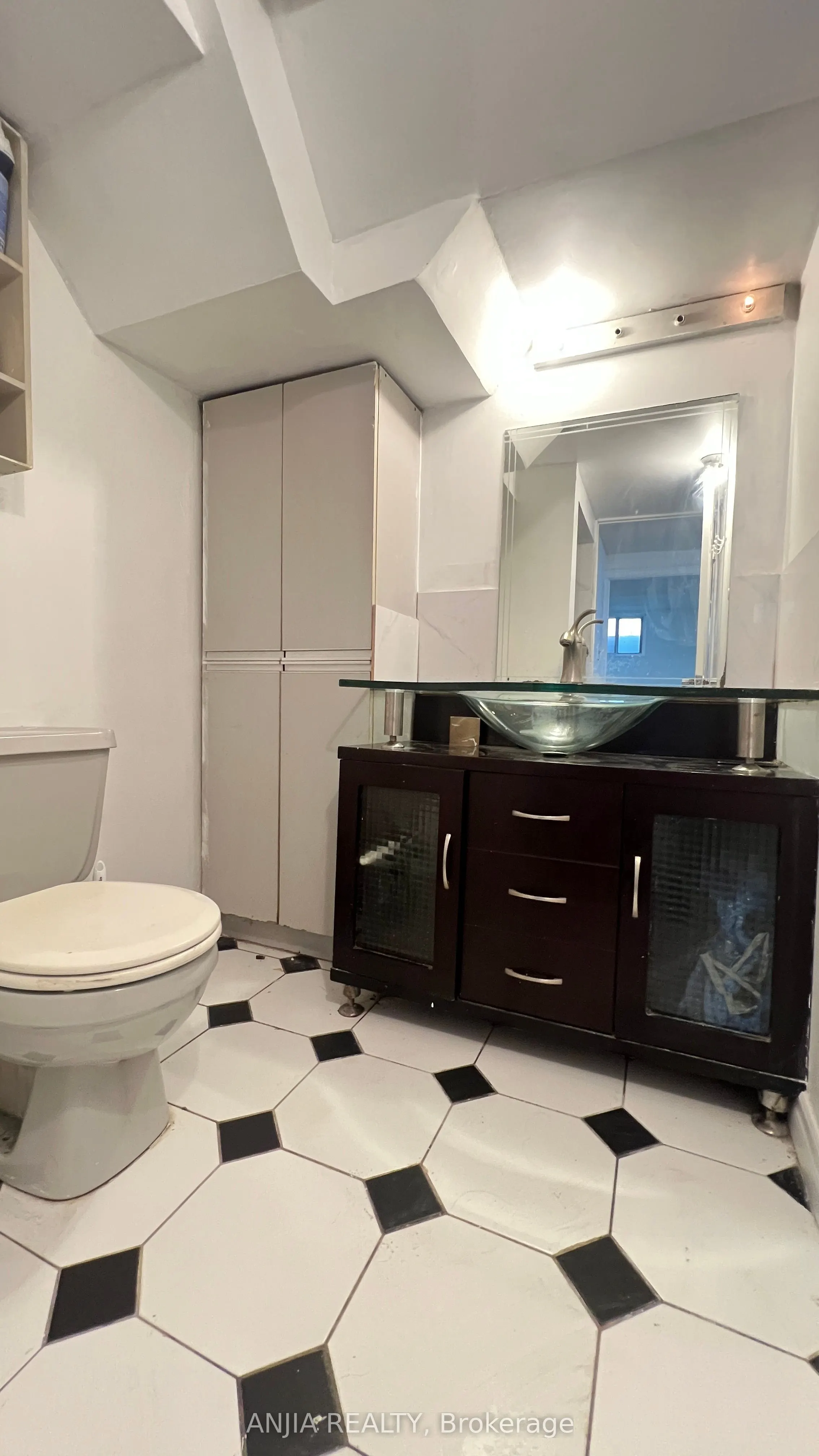 6 Hillcroft Drive, #Basement