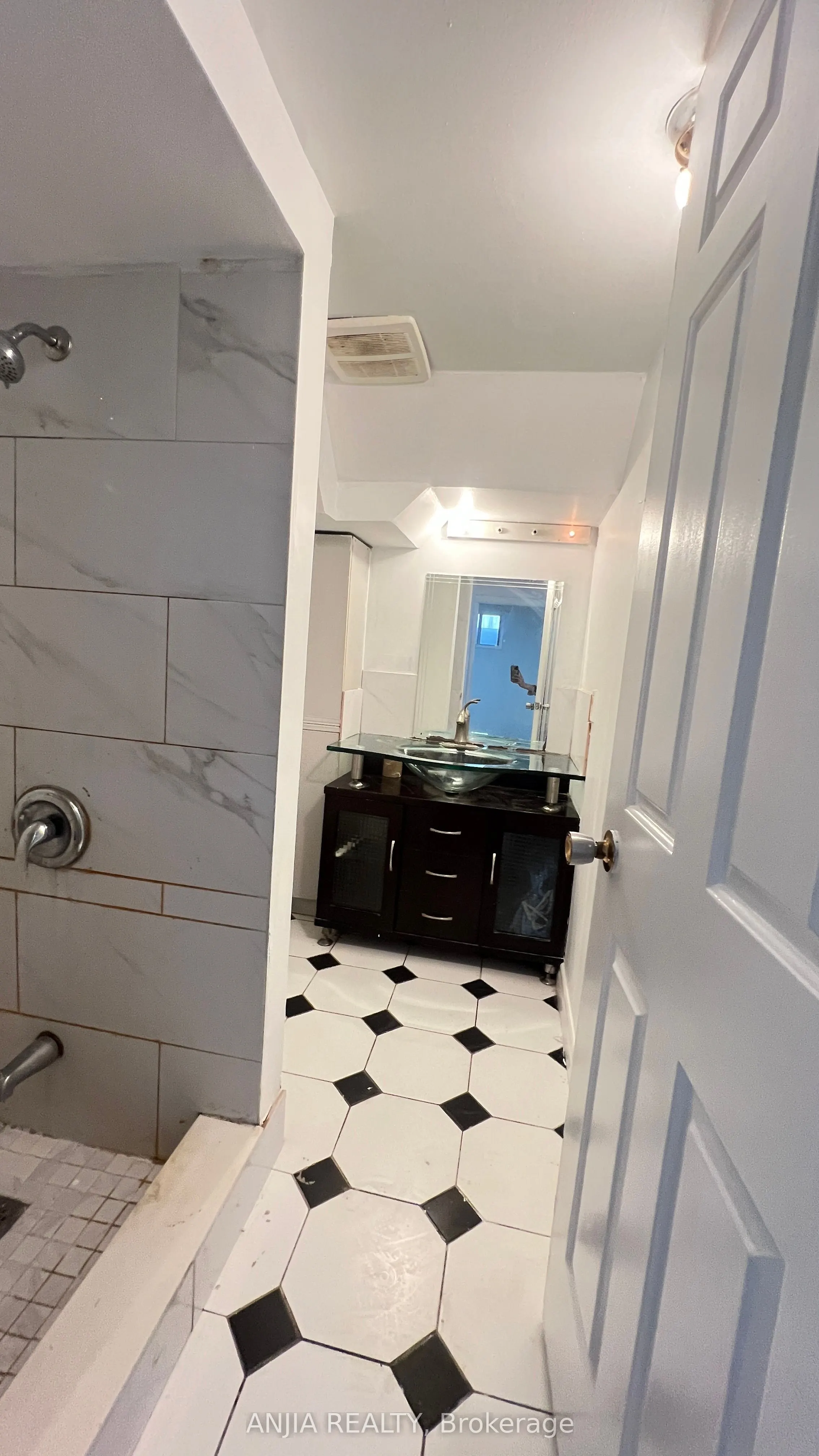 6 Hillcroft Drive, #Basement