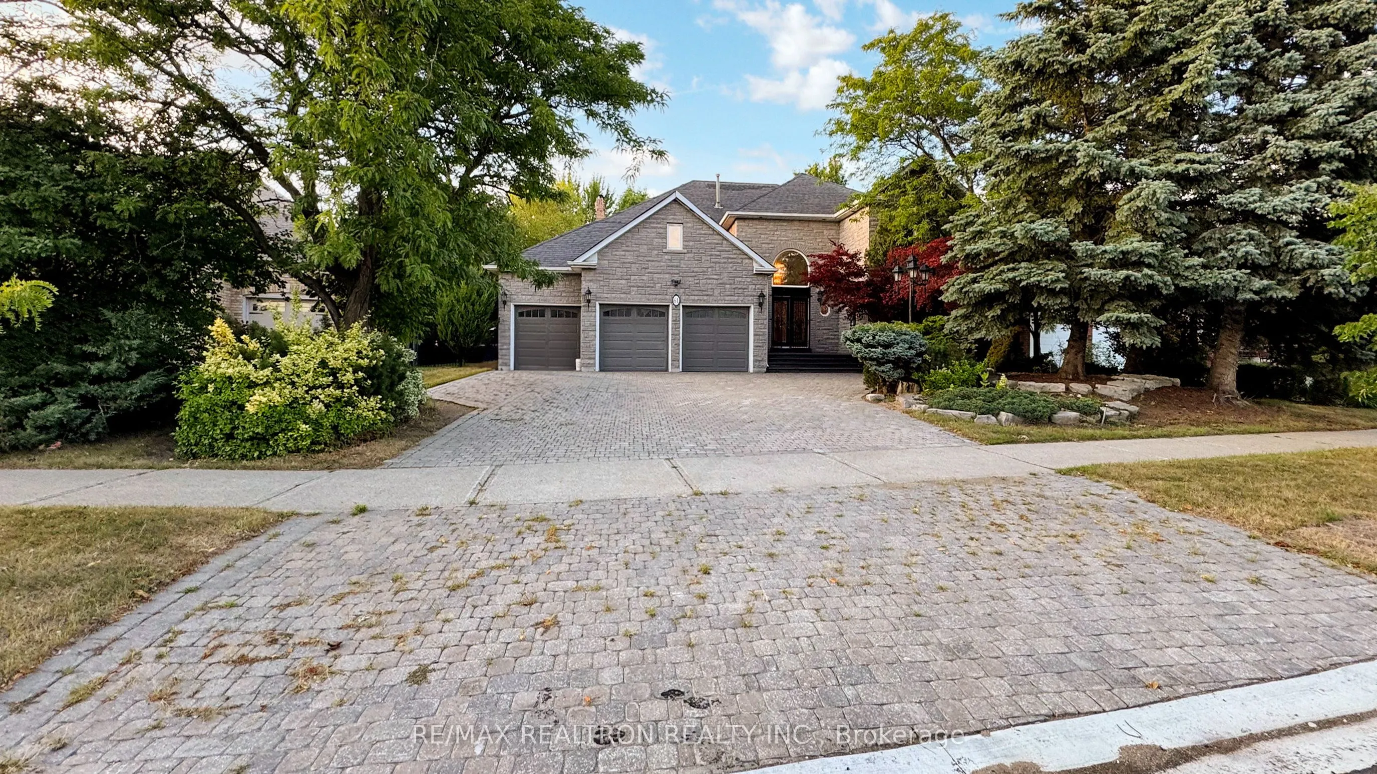61 Glenayr Road