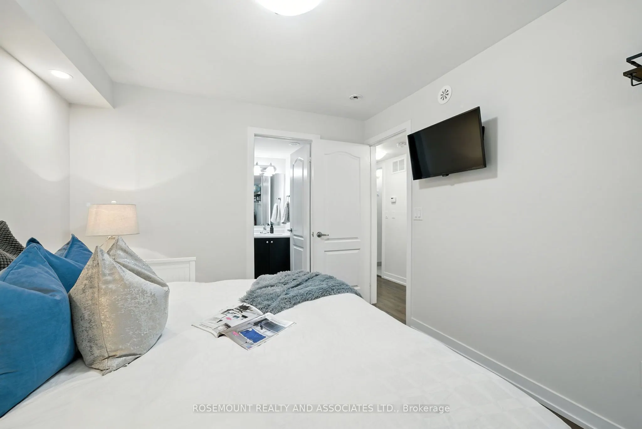 15 Westmeath Lane, #2901