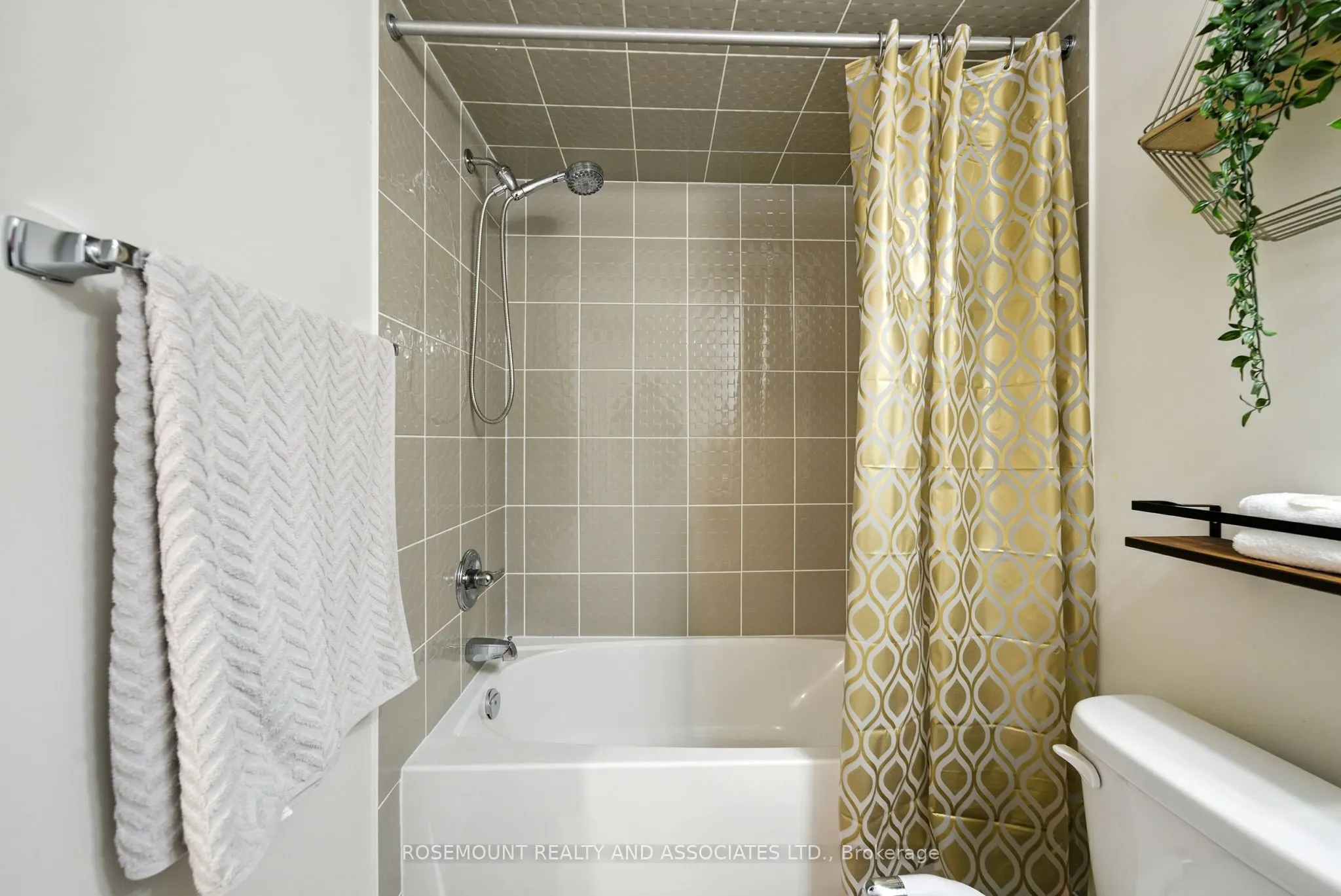 15 Westmeath Lane, #2901