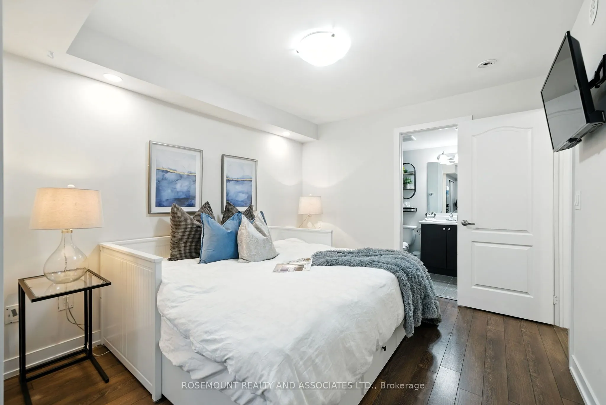 15 Westmeath Lane, #2901