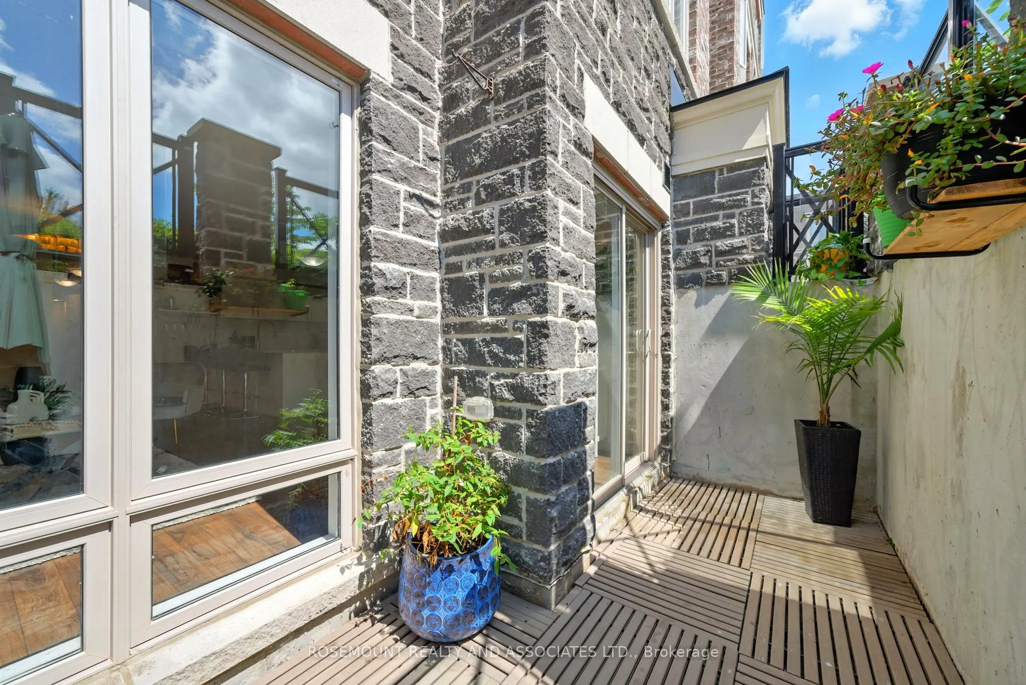 15 Westmeath Lane, #2901