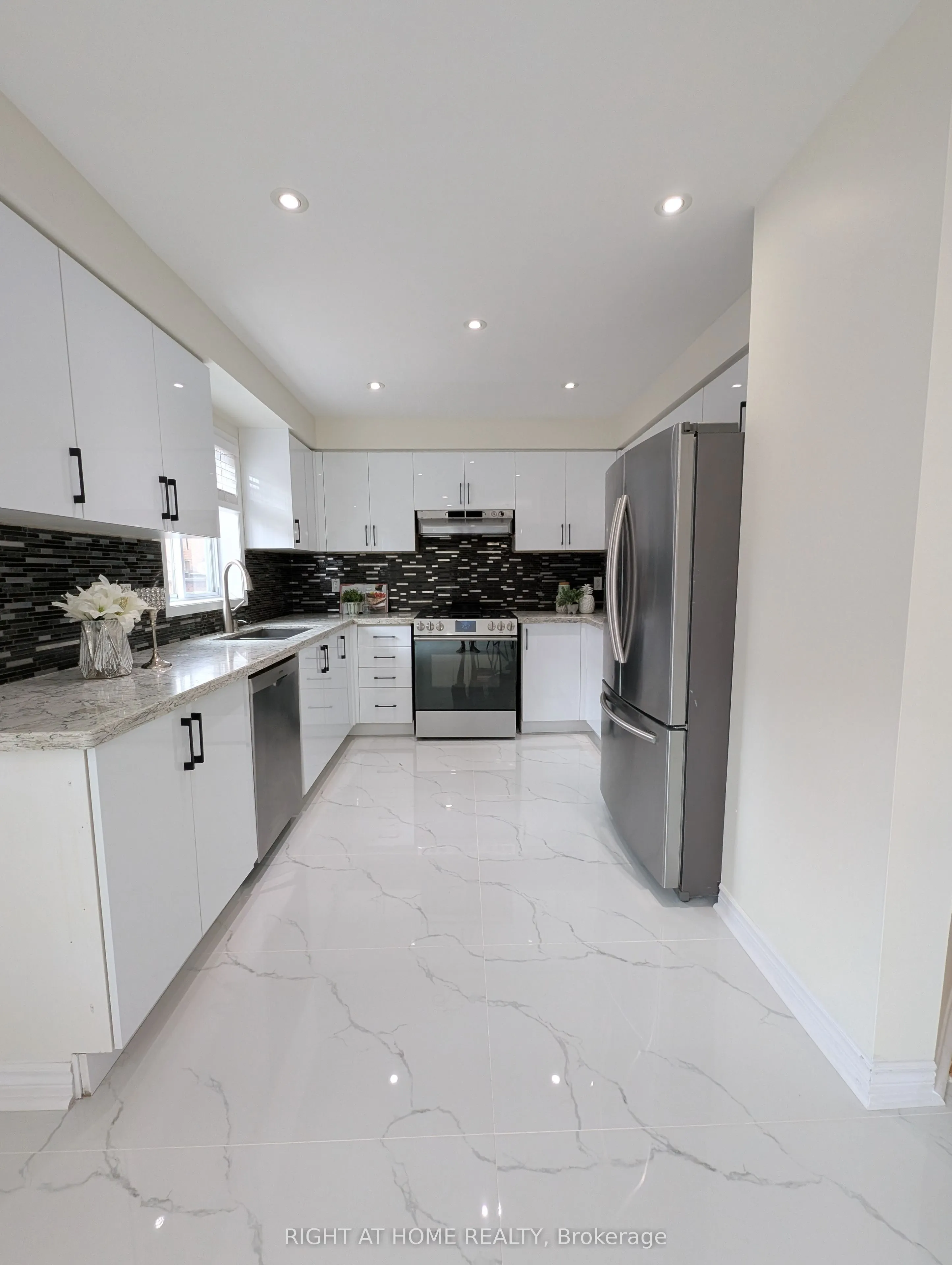 158 Hollywood Hill Circle