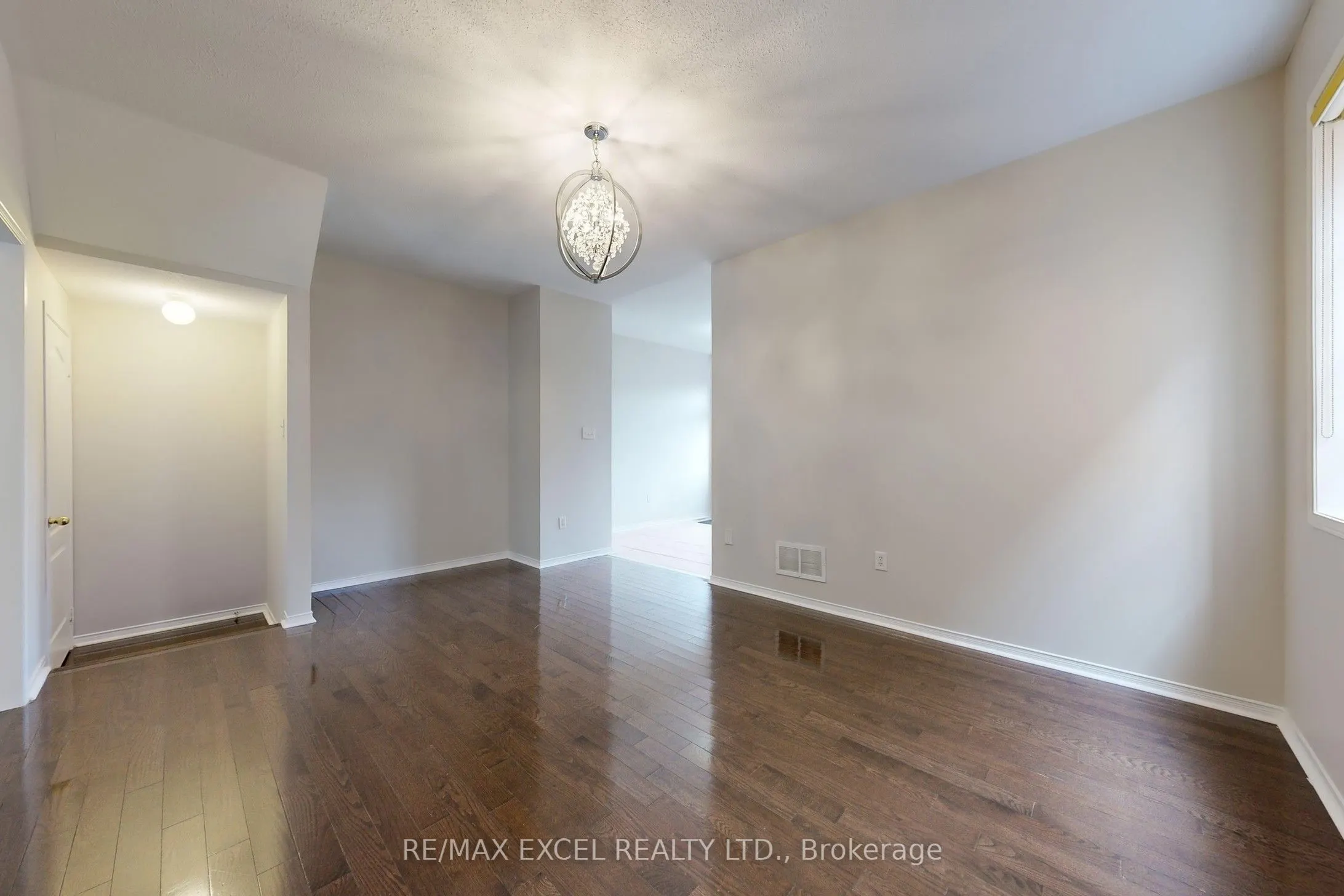 35 Cardrew Street