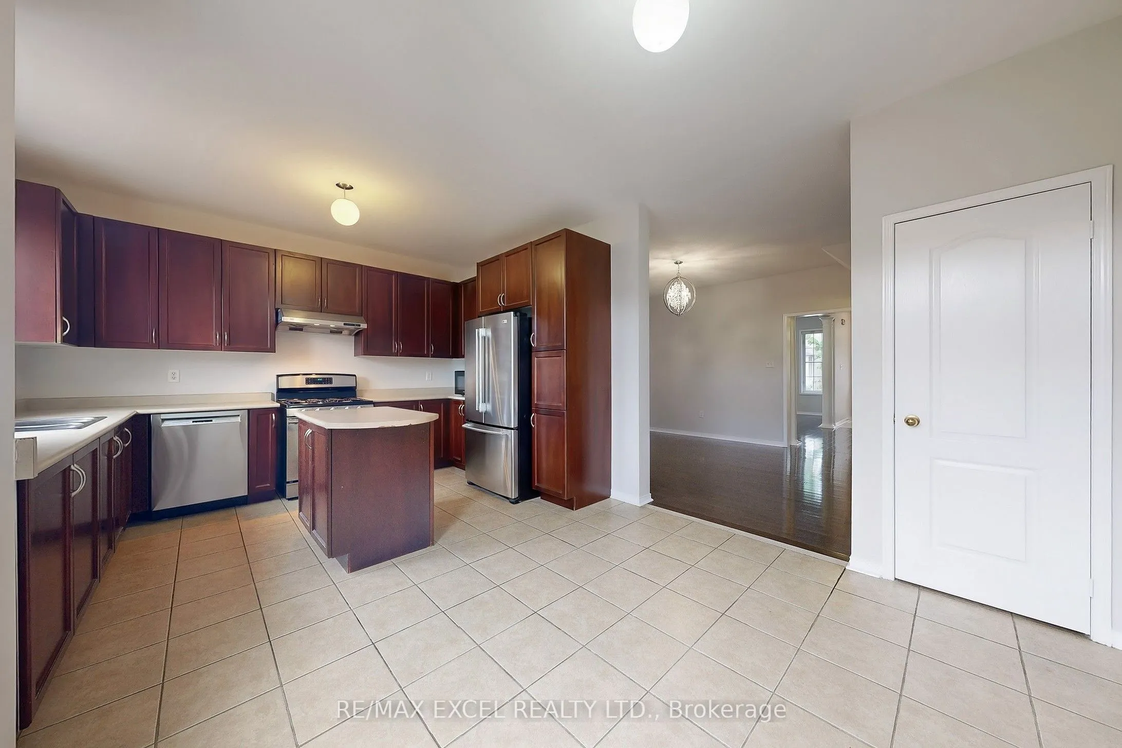 35 Cardrew Street