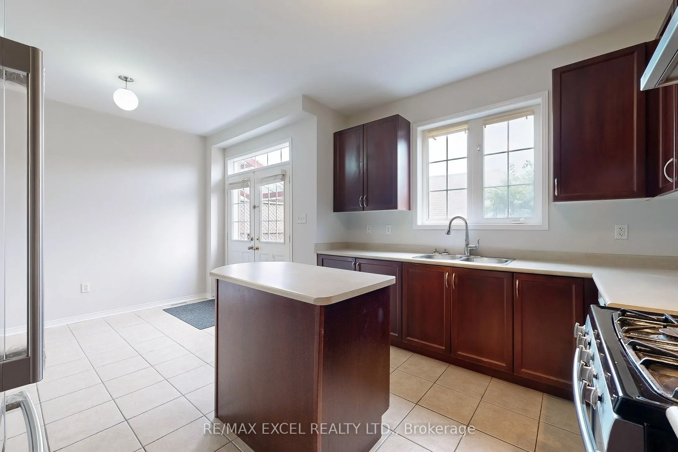 35 Cardrew Street