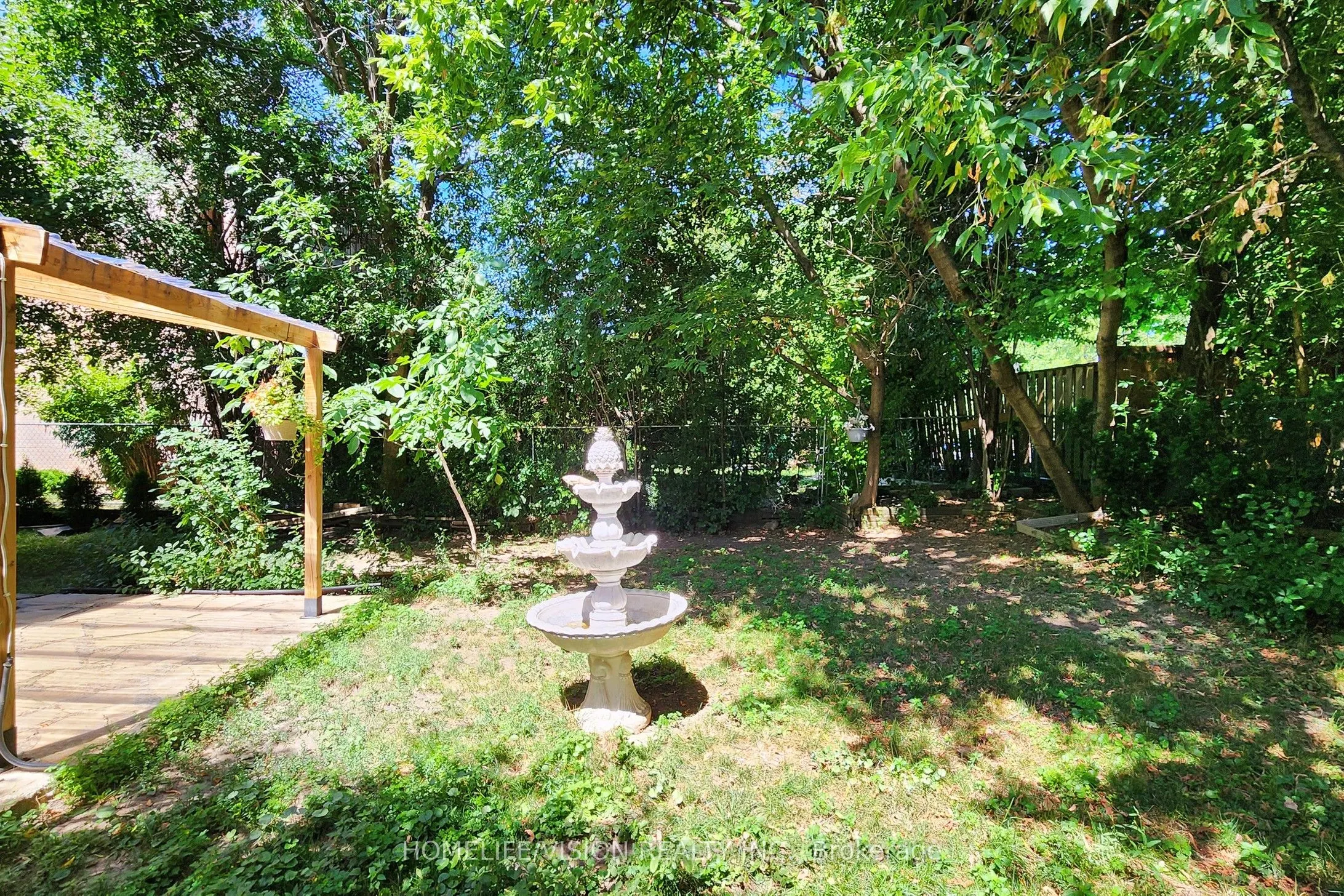 210 Castle Rock Drive