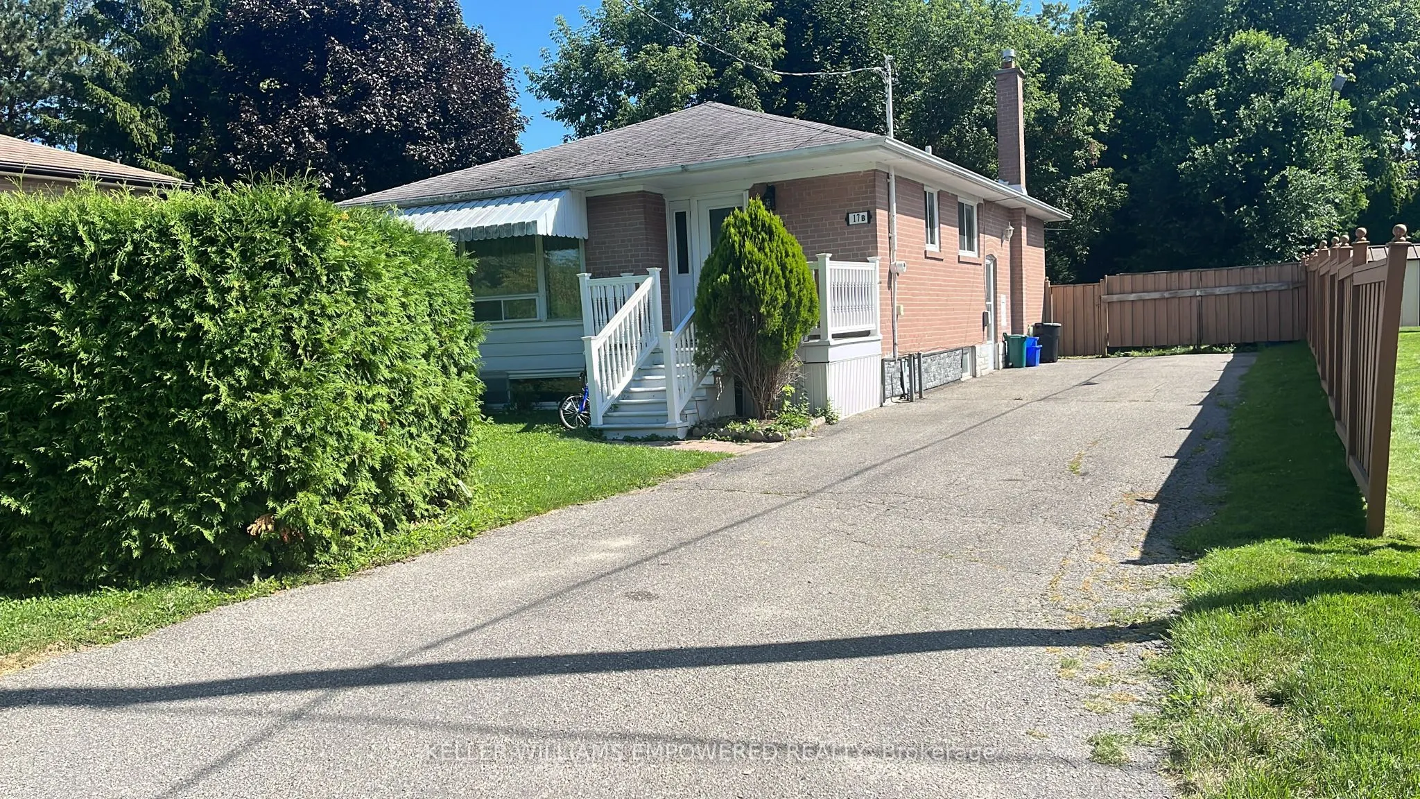 17 Collins Crescent, #Lower