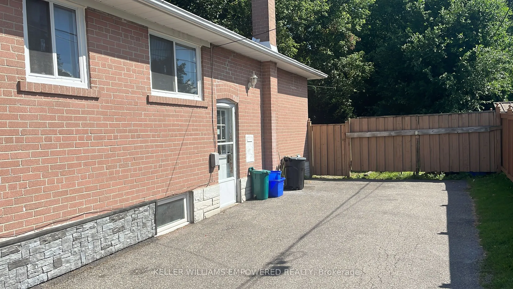 17 Collins Crescent, #Lower