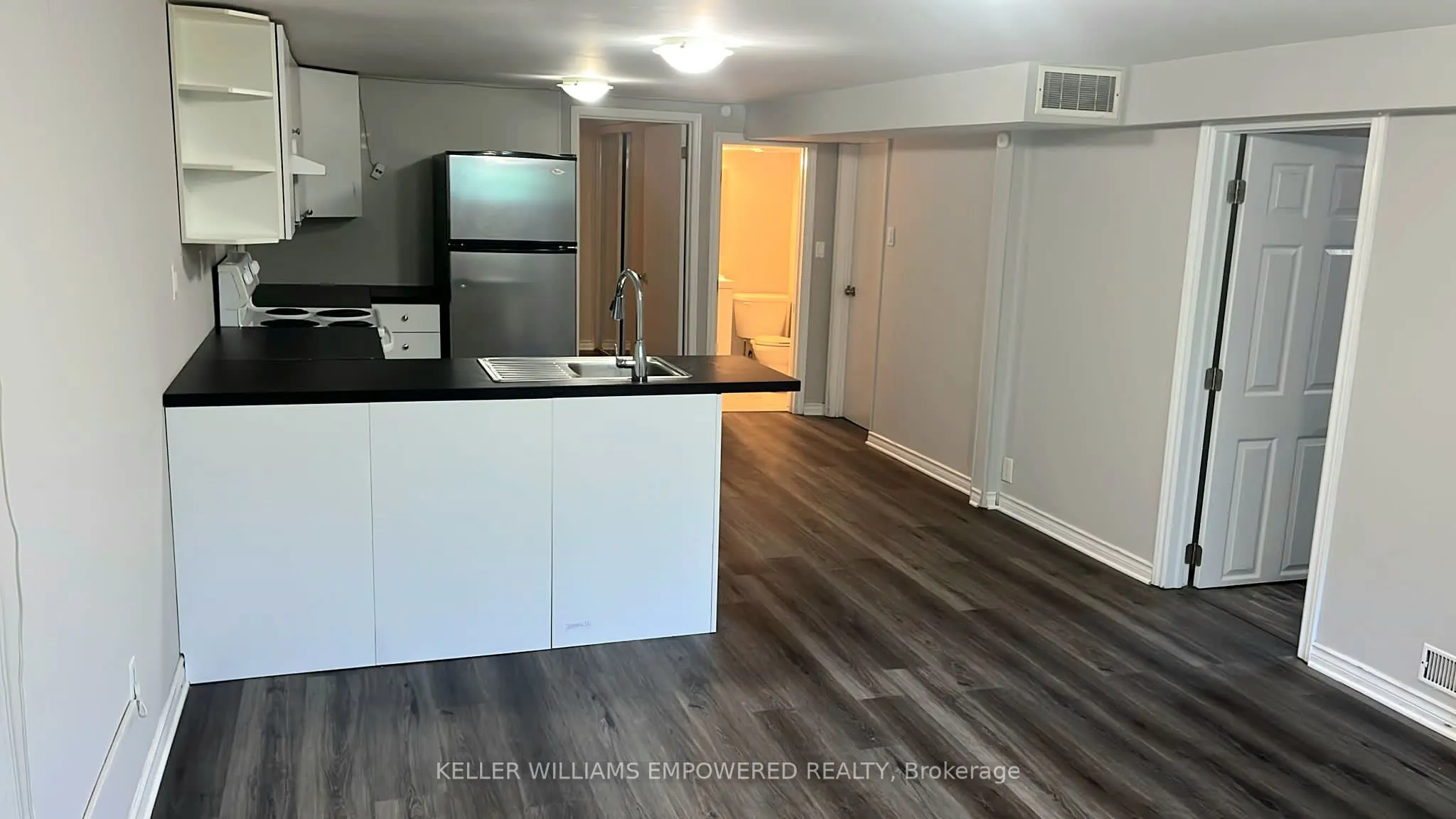 17 Collins Crescent, #Lower