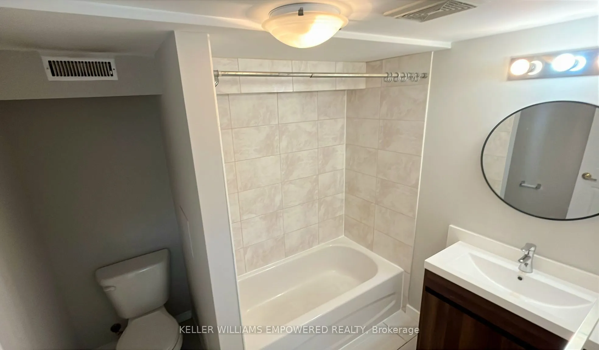 17 Collins Crescent, #Lower