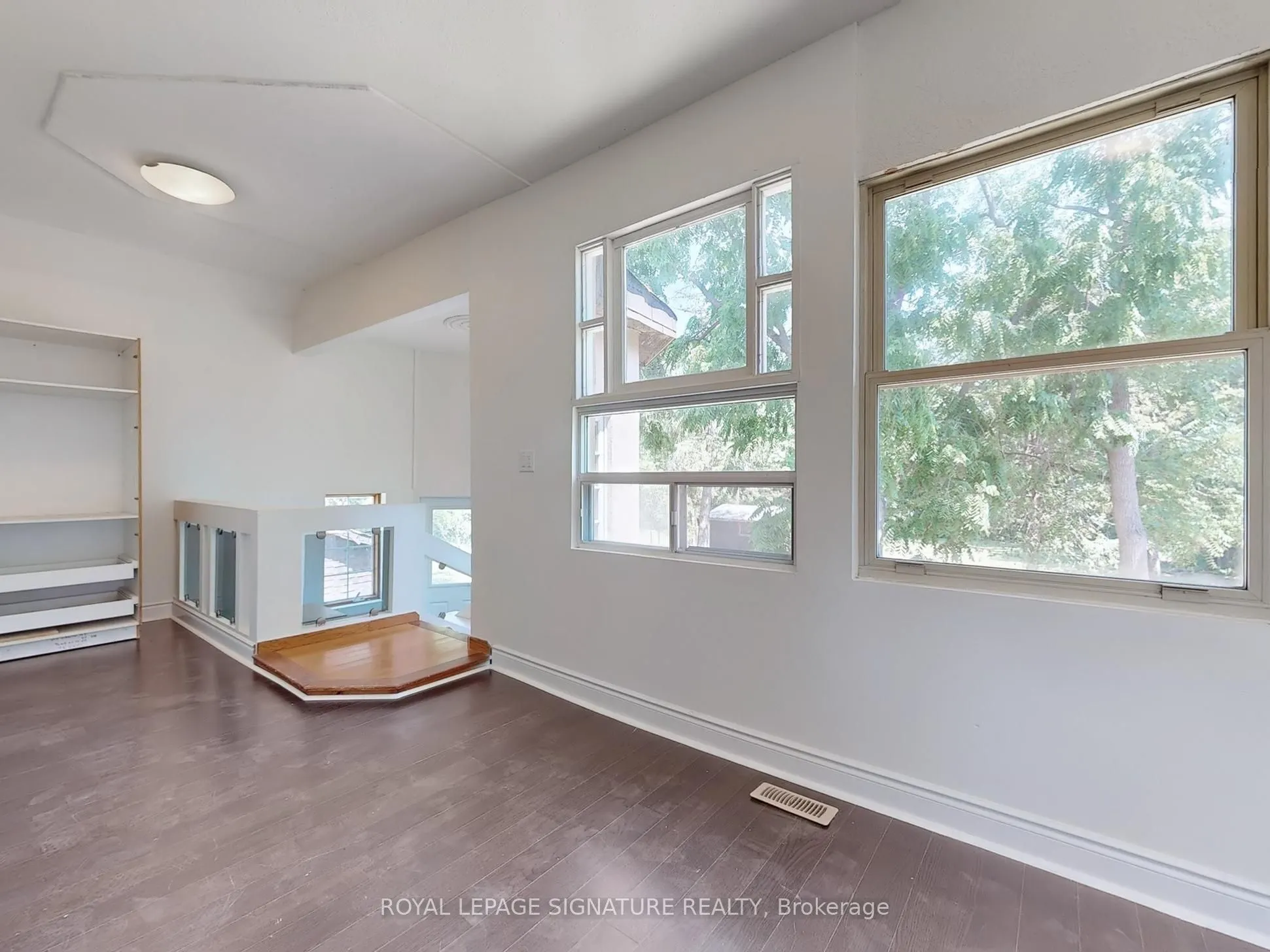 21 Yongeview Avenue, #2