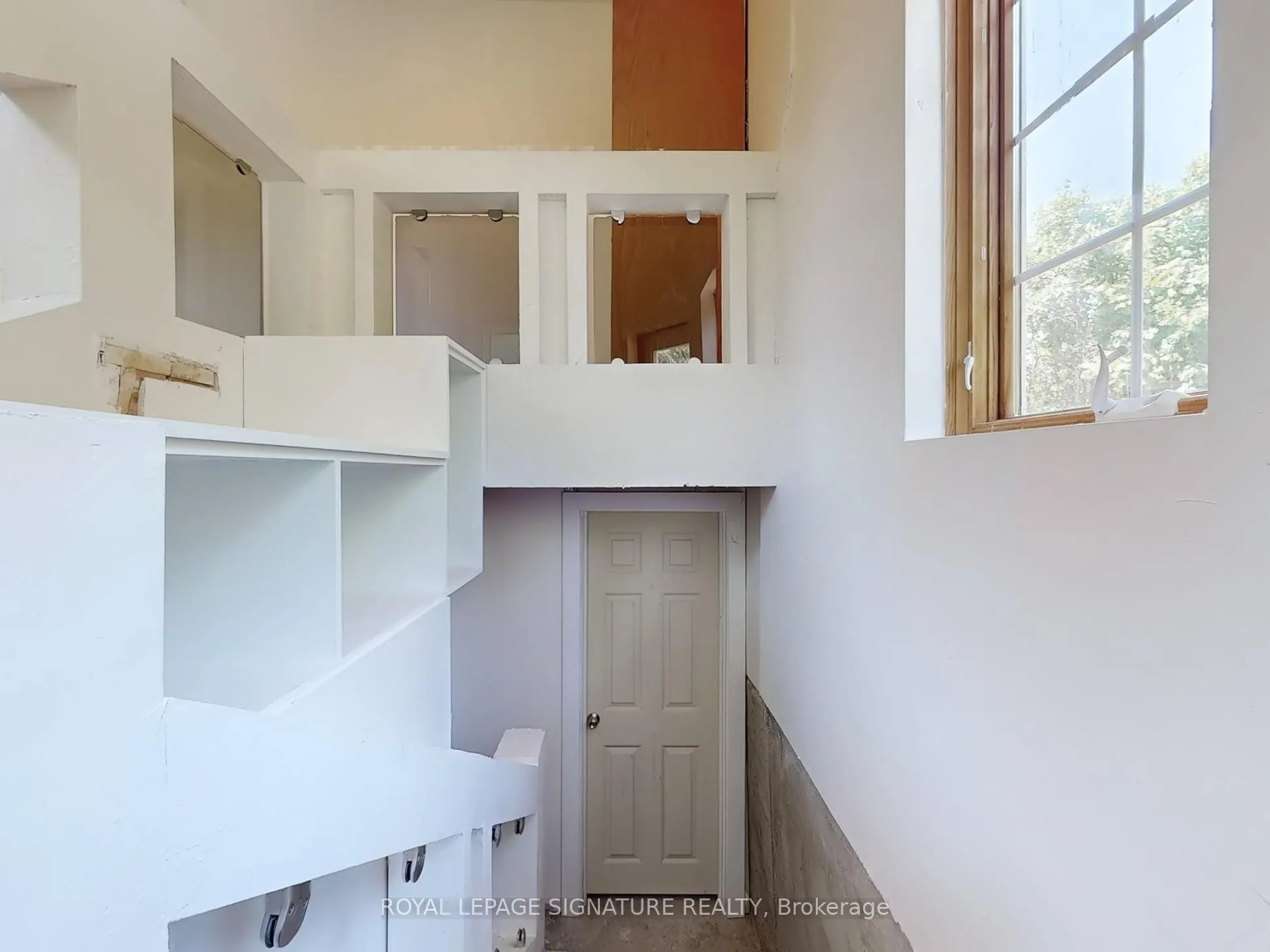 21 Yongeview Avenue, #2