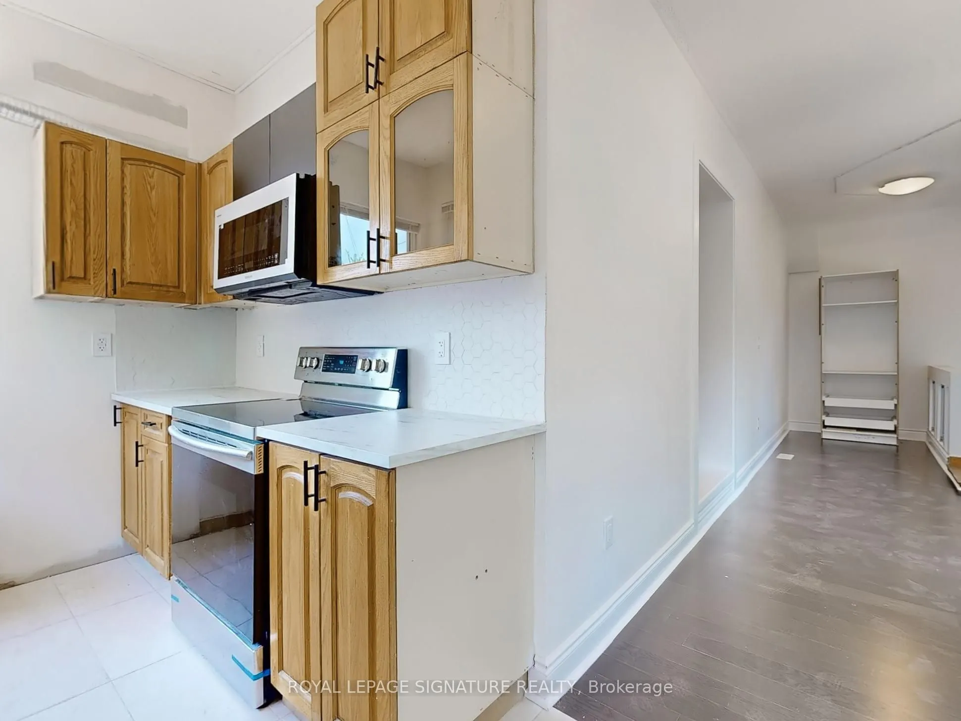 21 Yongeview Avenue, #2
