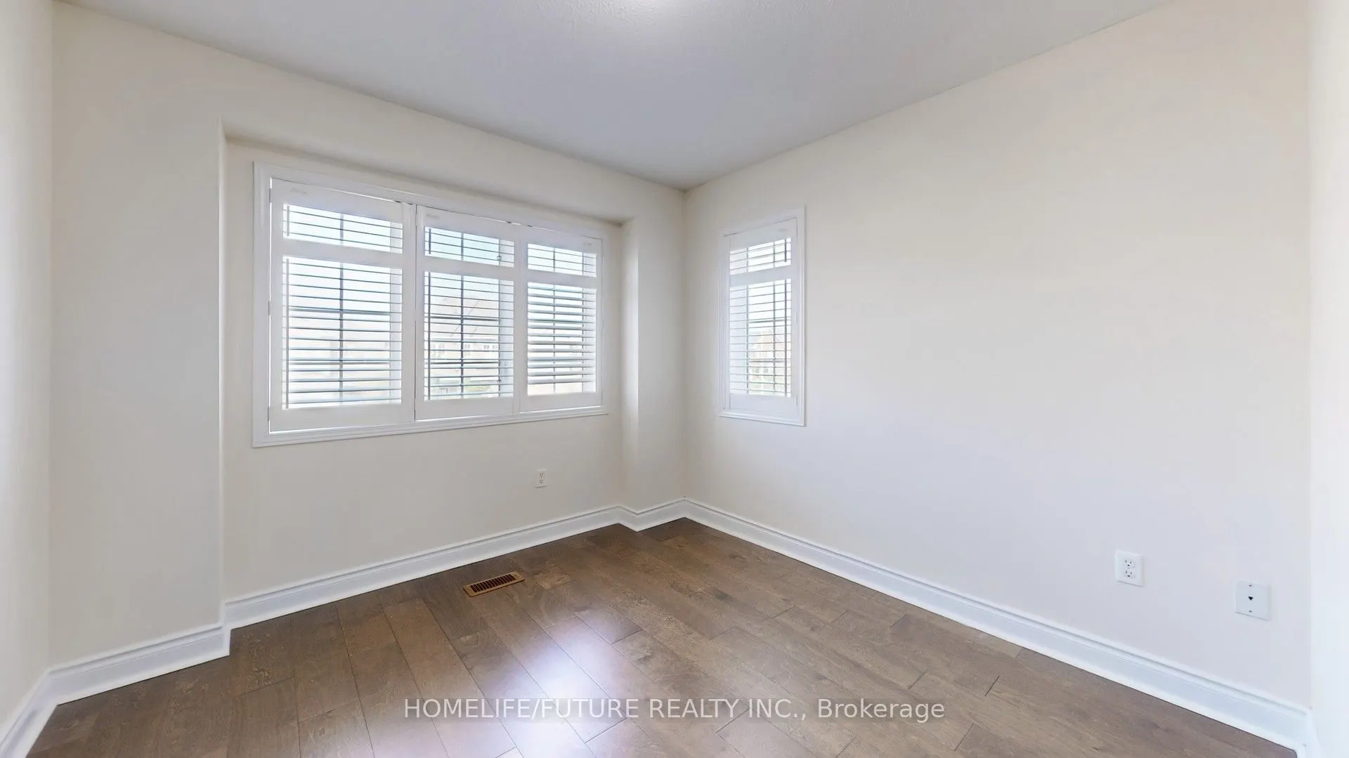 105 Lahore Crescent