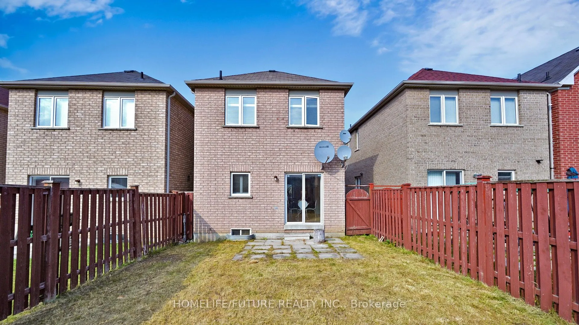 105 Lahore Crescent