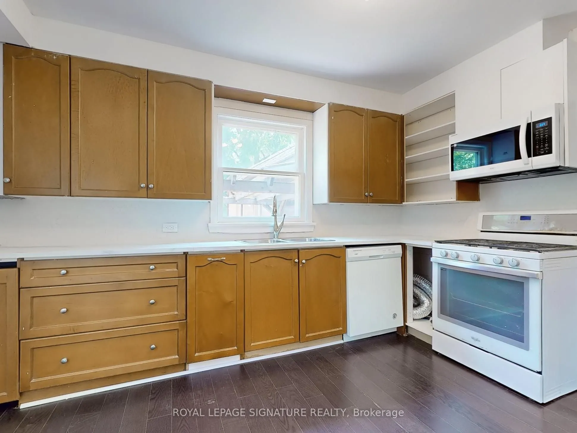 21 Yongeview Avenue, #1