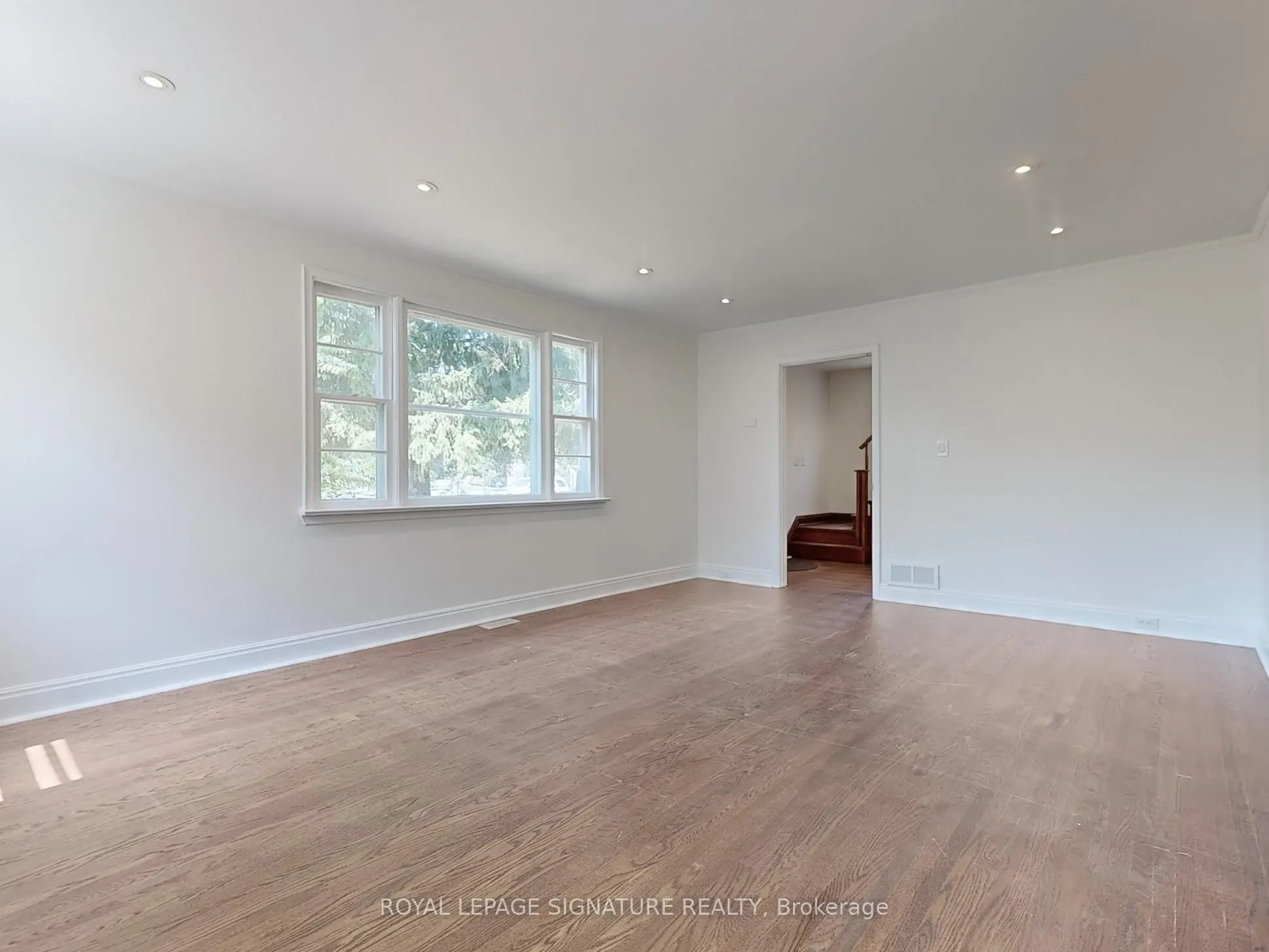 21 Yongeview Avenue, #1