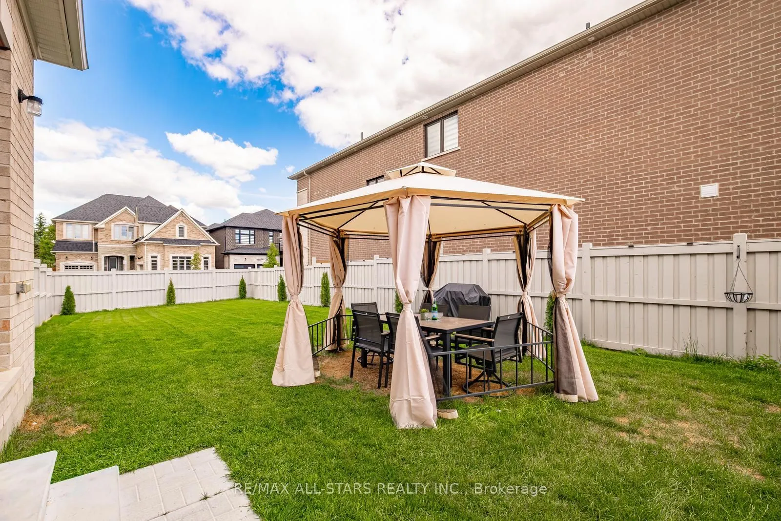 7 Ballanview Court