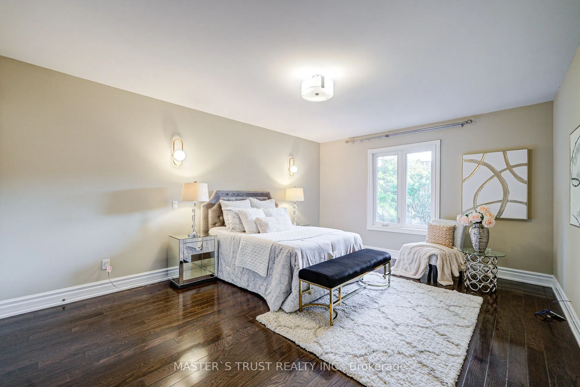 2 Lytton Boulevard