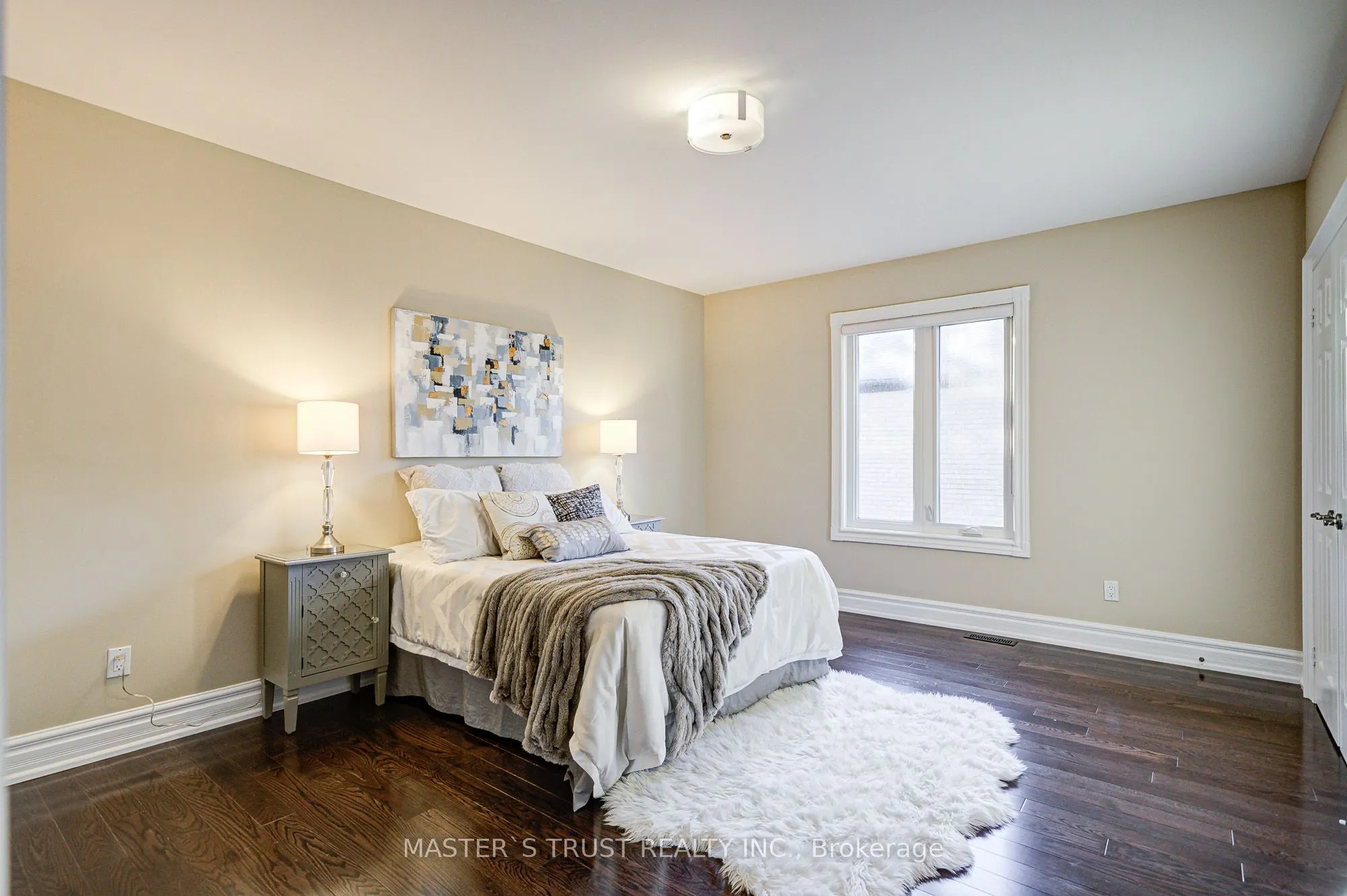 2 Lytton Boulevard