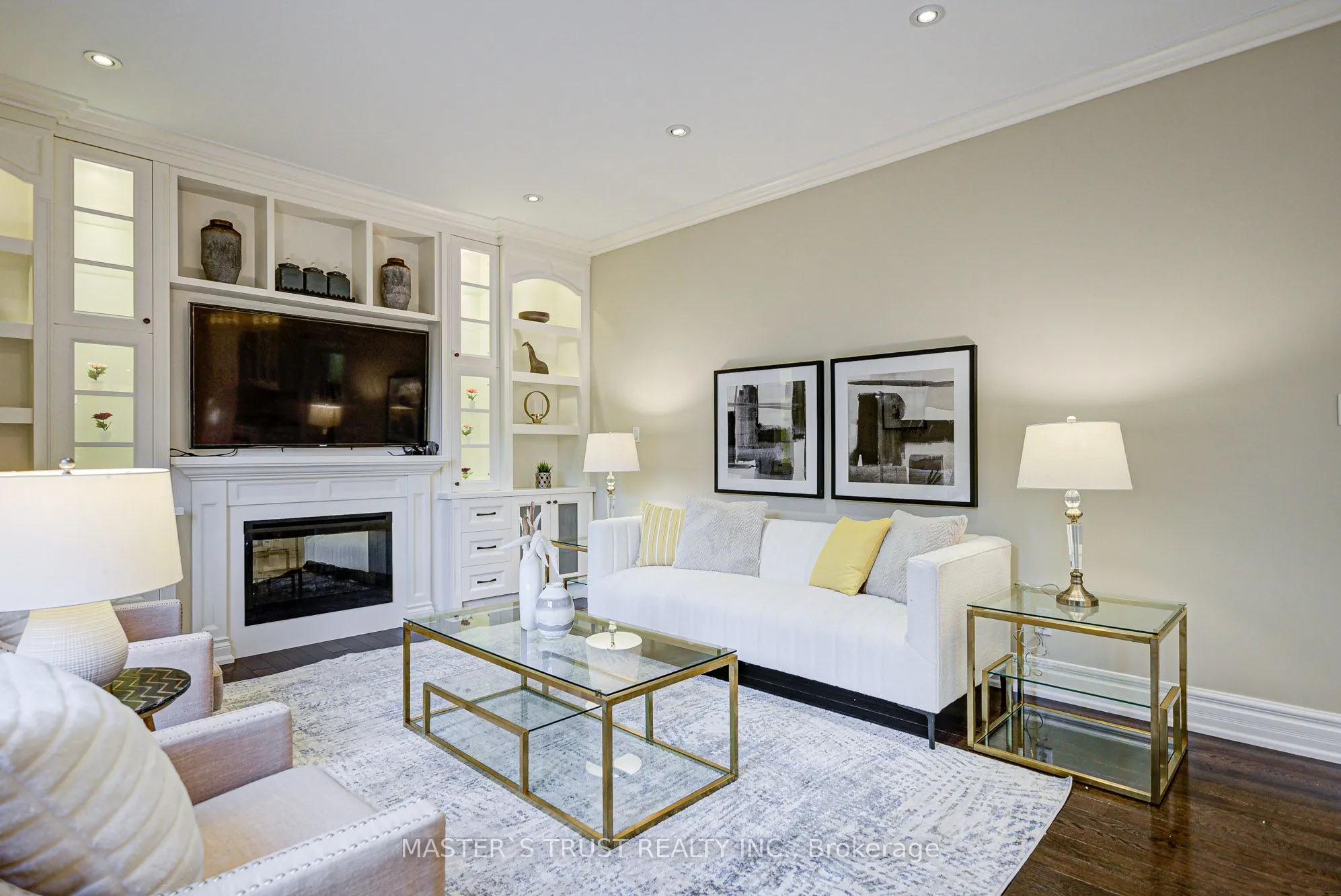 2 Lytton Boulevard