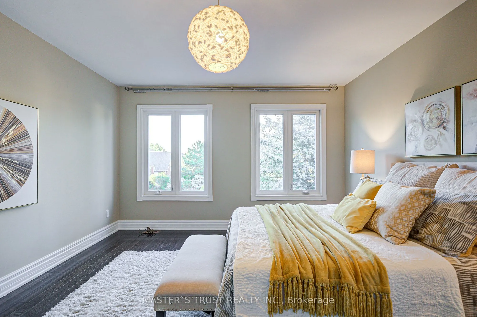 2 Lytton Boulevard
